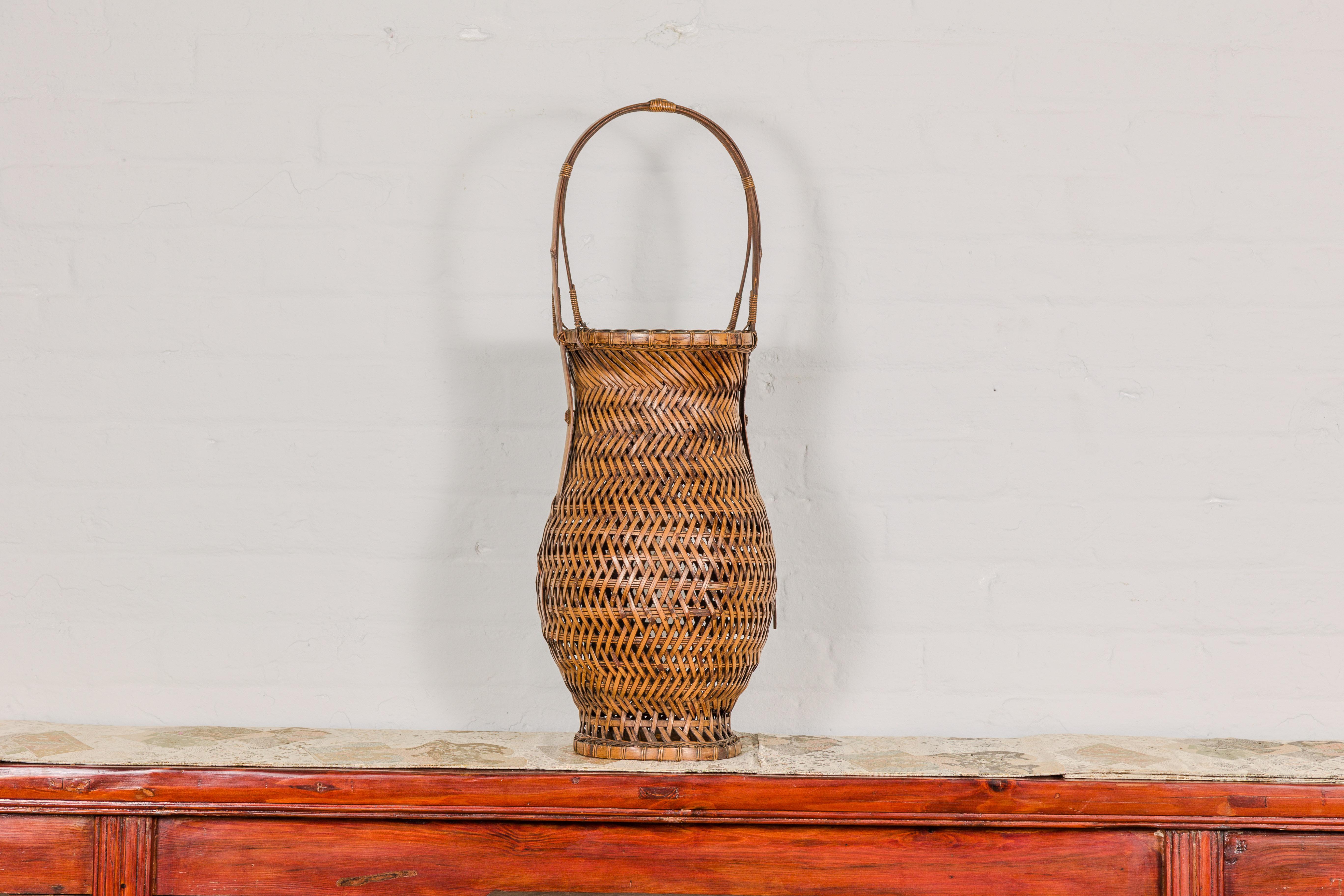 Antique Japanese Woven Bamboo Ikebana Basket with Large Handle, circa 1900 For Sale 12