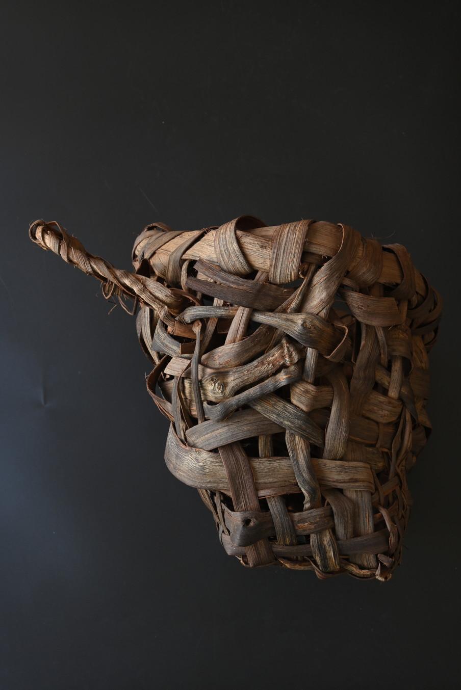 Antique Japanese woven wall hanging basket/20th century/Wabi-sabi vase For Sale 11