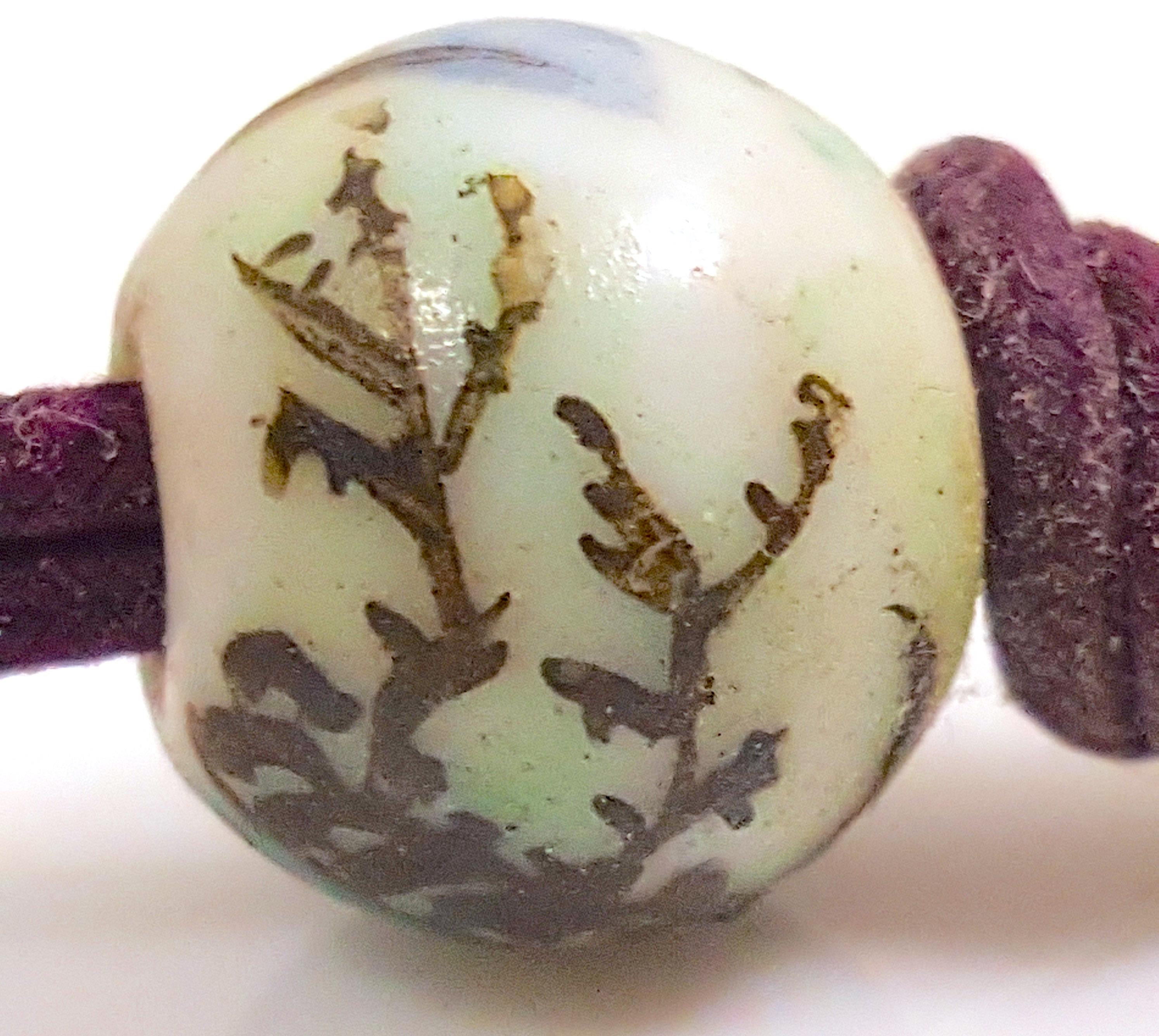Antike japanische gewebte, bemalte Keramik-Ojimes-Perlenstickerei Inro im Angebot 3
