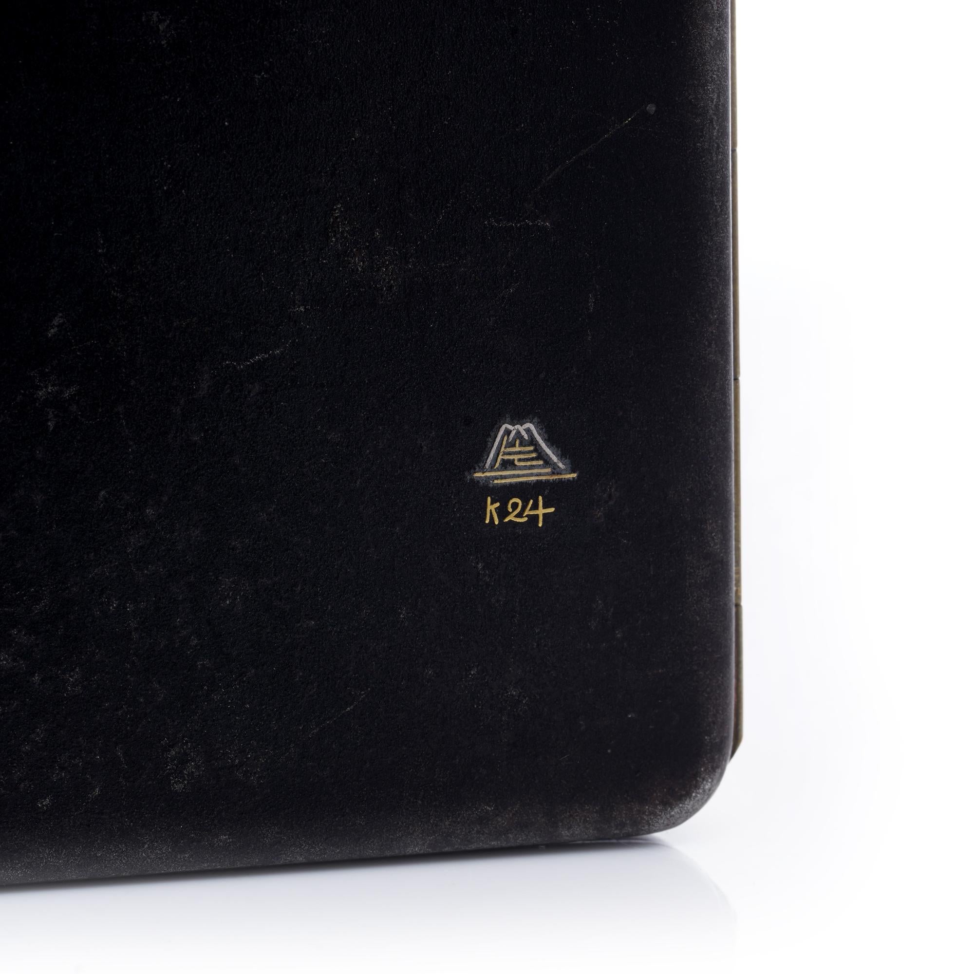 Japanese 19th century Komai 24kt. gold and silver Damascene cigarette case For Sale 1