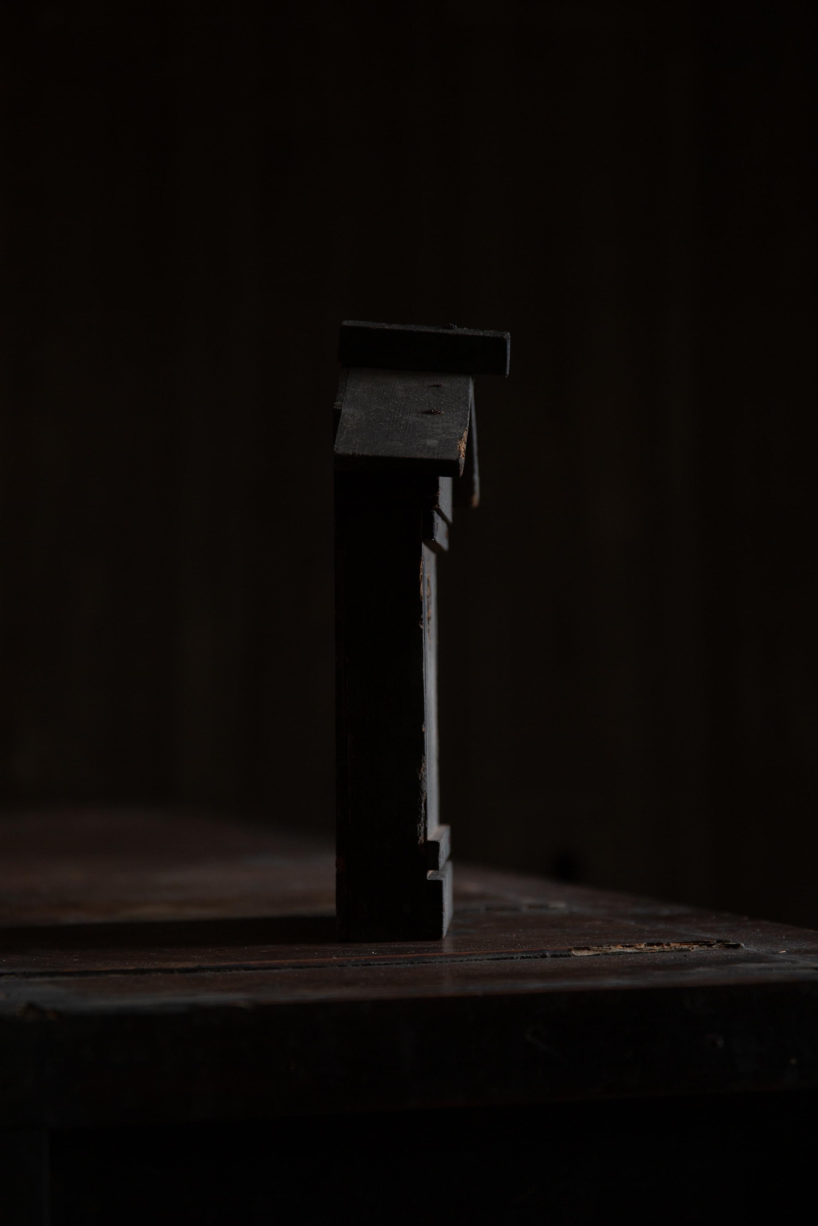 Mini sanctuaire japonais antique Zushi, porte-talisman shintoïste, décoration murale wabi sabi. en vente 2