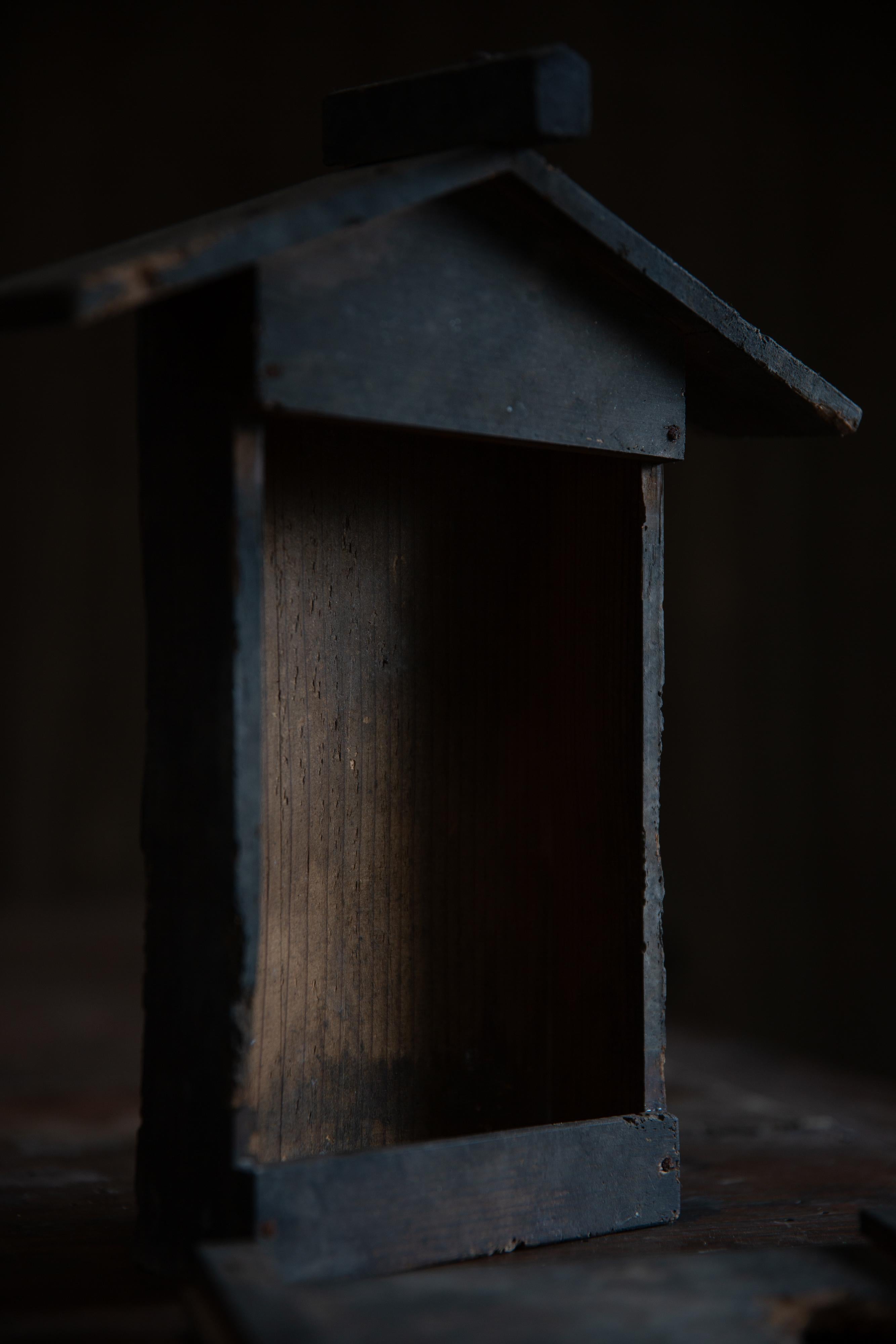 Mini sanctuaire japonais antique Zushi, porte-talisman shintoïste, décoration murale wabi sabi. en vente 4