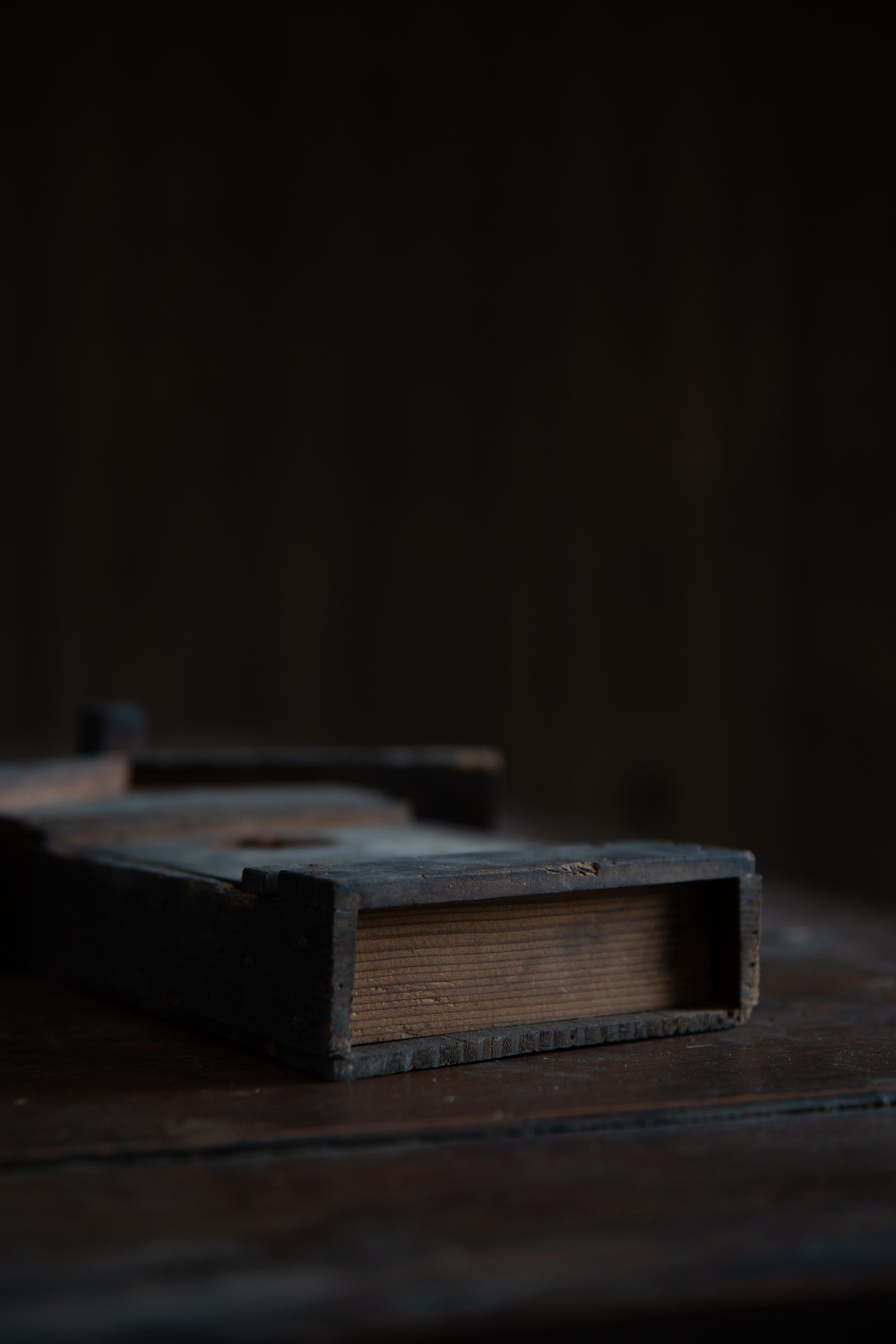 Mini sanctuaire japonais antique Zushi, porte-talisman shintoïste, décoration murale wabi sabi. en vente 10