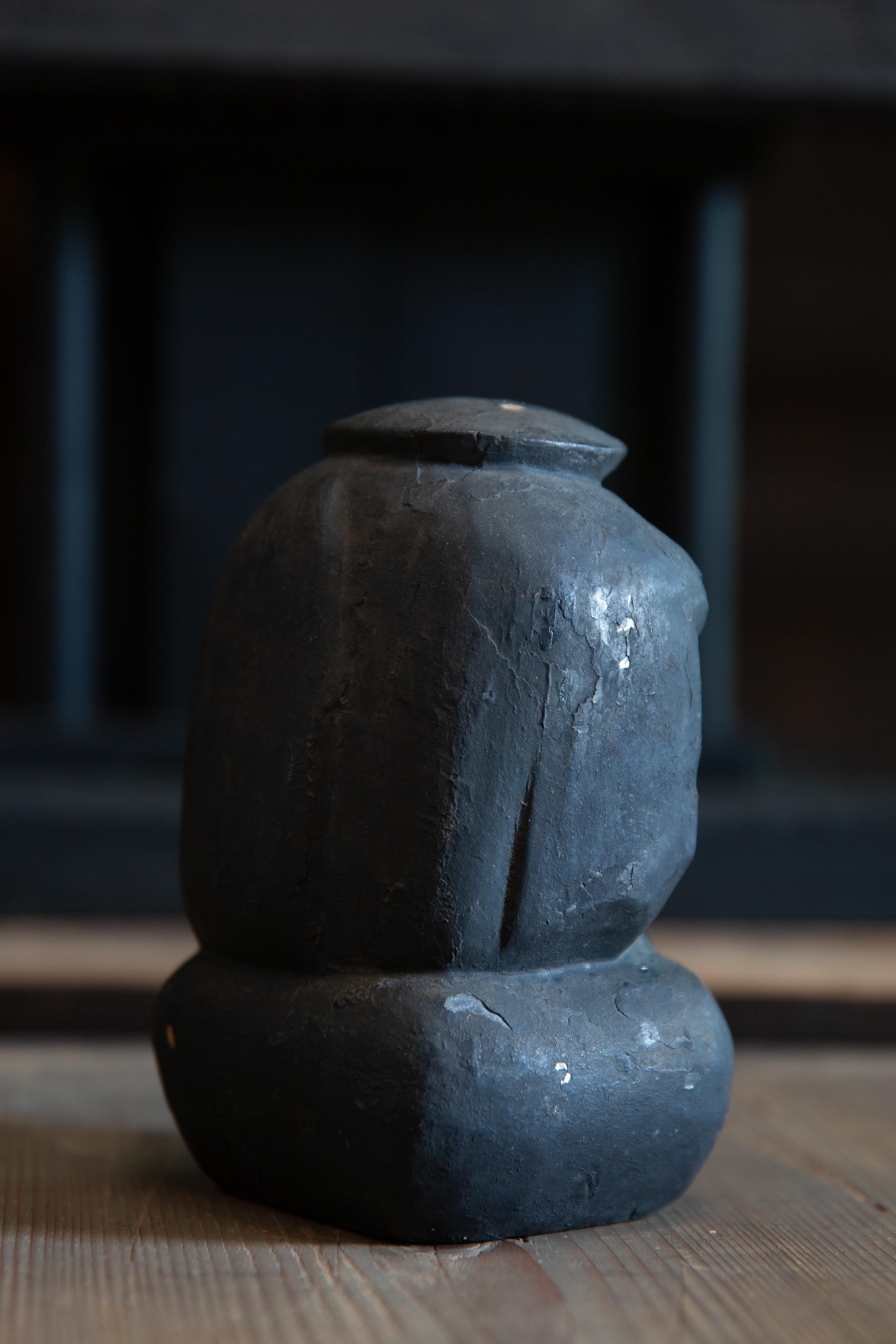 Antigüedades japonesas Zushi mini santuario w / Daikoku figuras de madera wabi sabi , mingei en venta 10