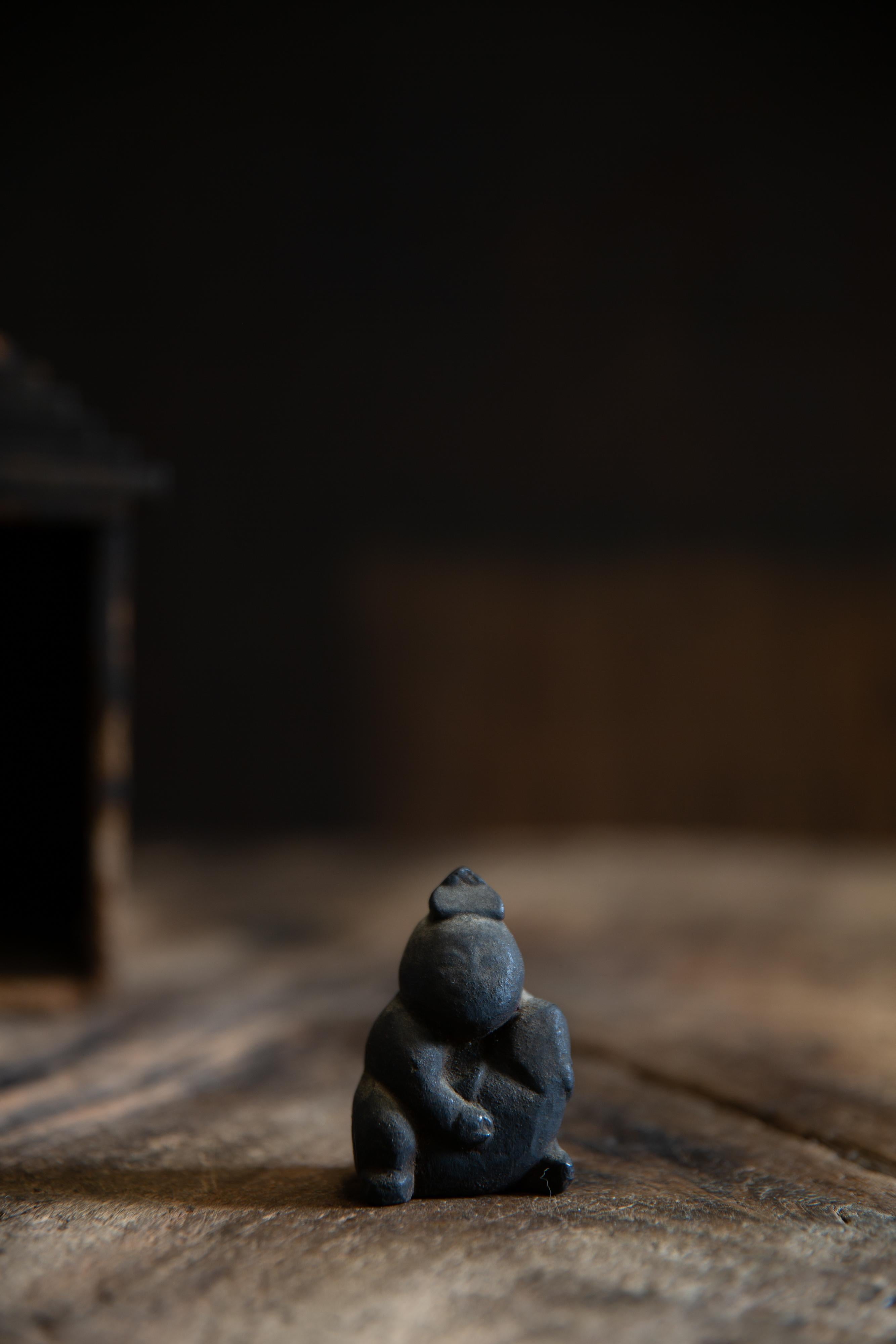 Antico Zushi giapponese, santuario wabi sabi in miniatura con statuetta Ebisu mingei in vendita 6