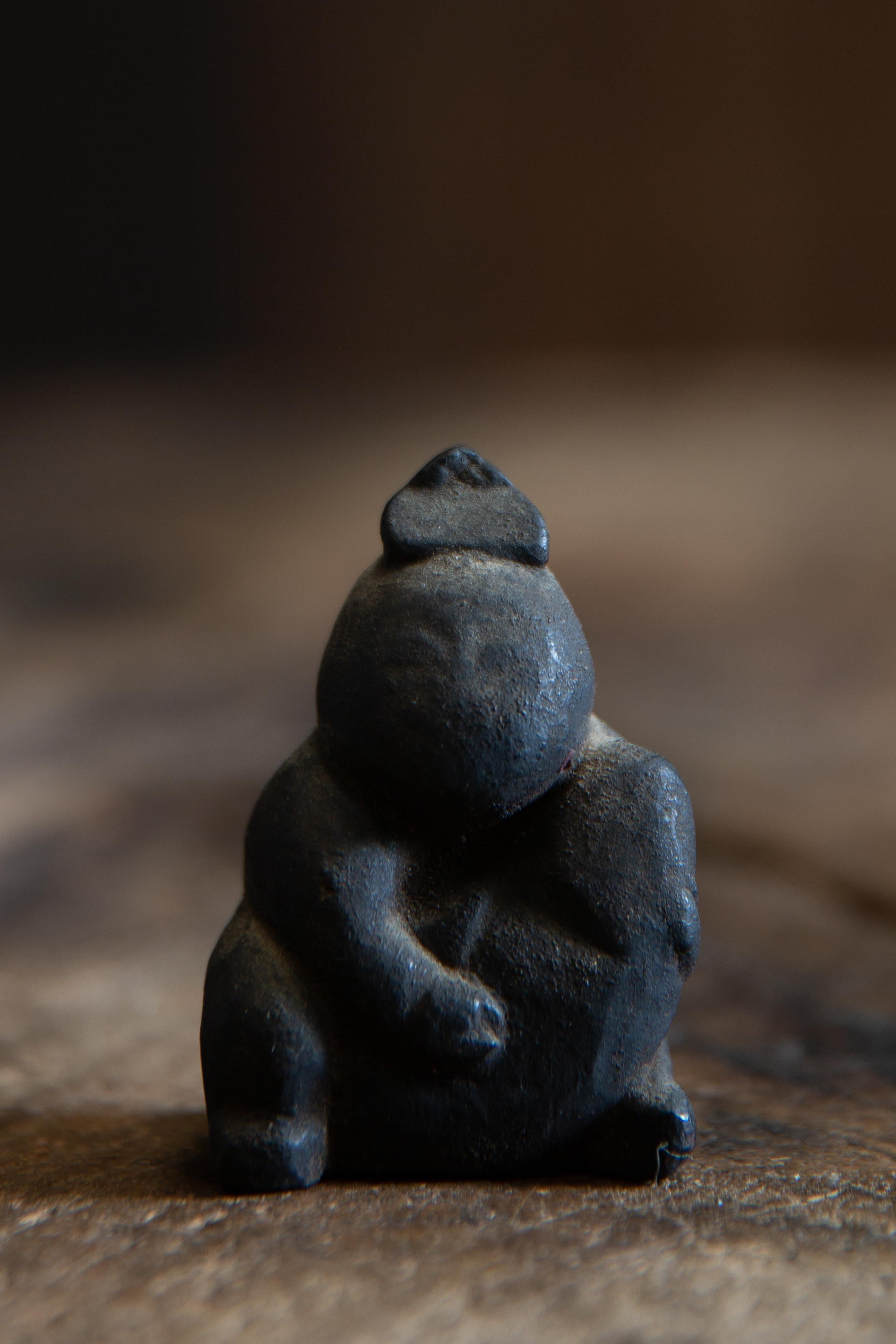 XIX secolo Antico Zushi giapponese, santuario wabi sabi in miniatura con statuetta Ebisu mingei in vendita
