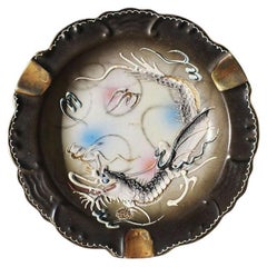 Cendrier ou plat à bijoux japonais ancien en porcelaine Moriage avec dragon, années 1920
