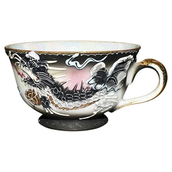 Tasse japonaise ancienne en porcelaine Moriage Dragon Ware noire, années 1920