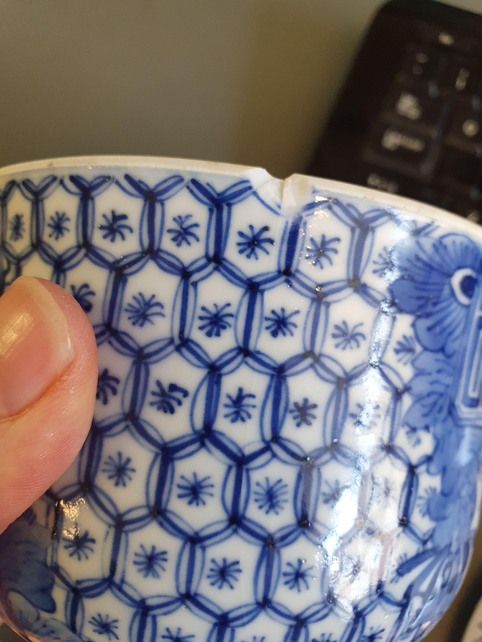 Pot ancien en porcelaine chinoise Bleu de Hue du 19ème siècle, marché vietnamien 13