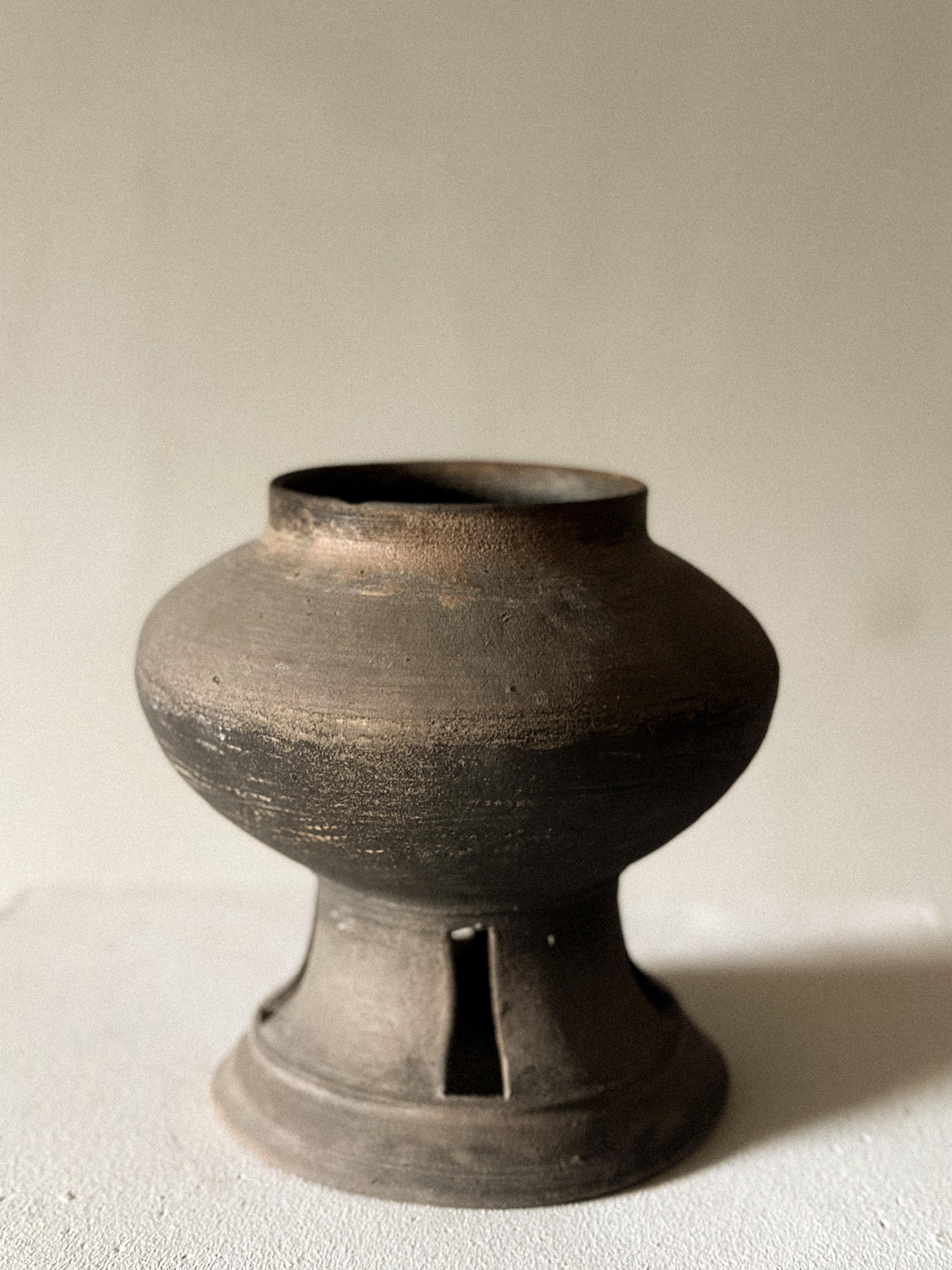 Hand-Crafted Antique Jar, Korea. Silla period (57 BCE – 935 CE) For Sale