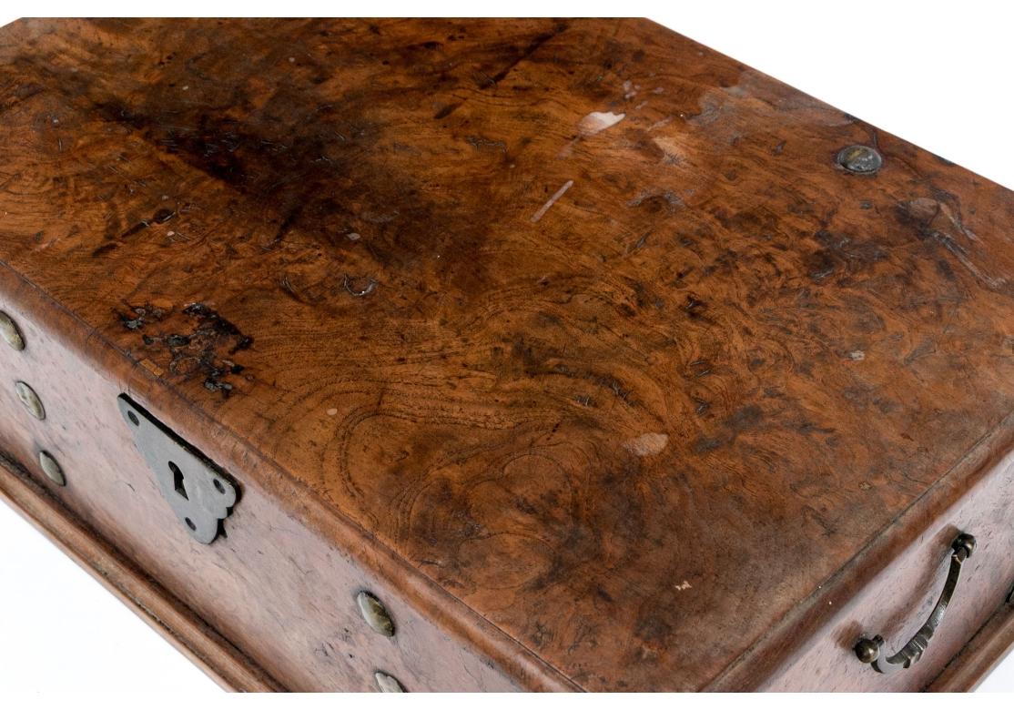 Ancienne boîte à documents en loupe de teck de Java Indonésie Circa Fin 19ème - 20ème siècle en vente 3