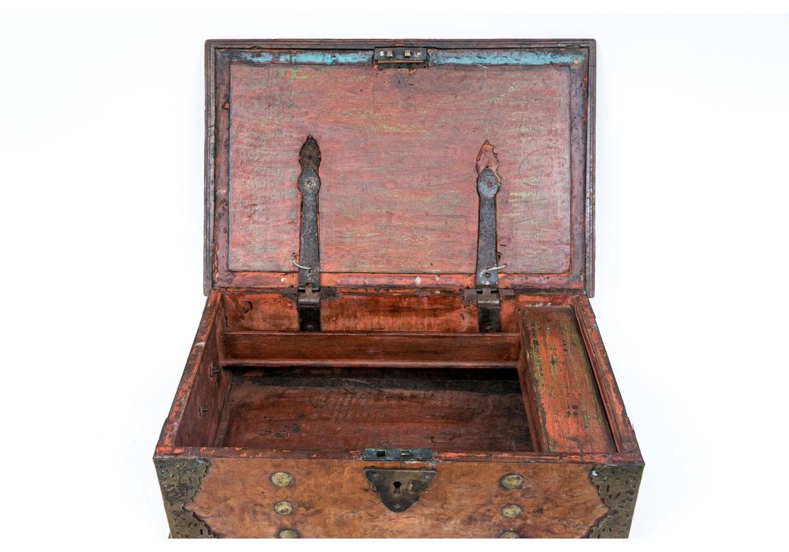 Ancienne boîte à documents en loupe de teck de Java Indonésie Circa Fin 19ème - 20ème siècle en vente 5