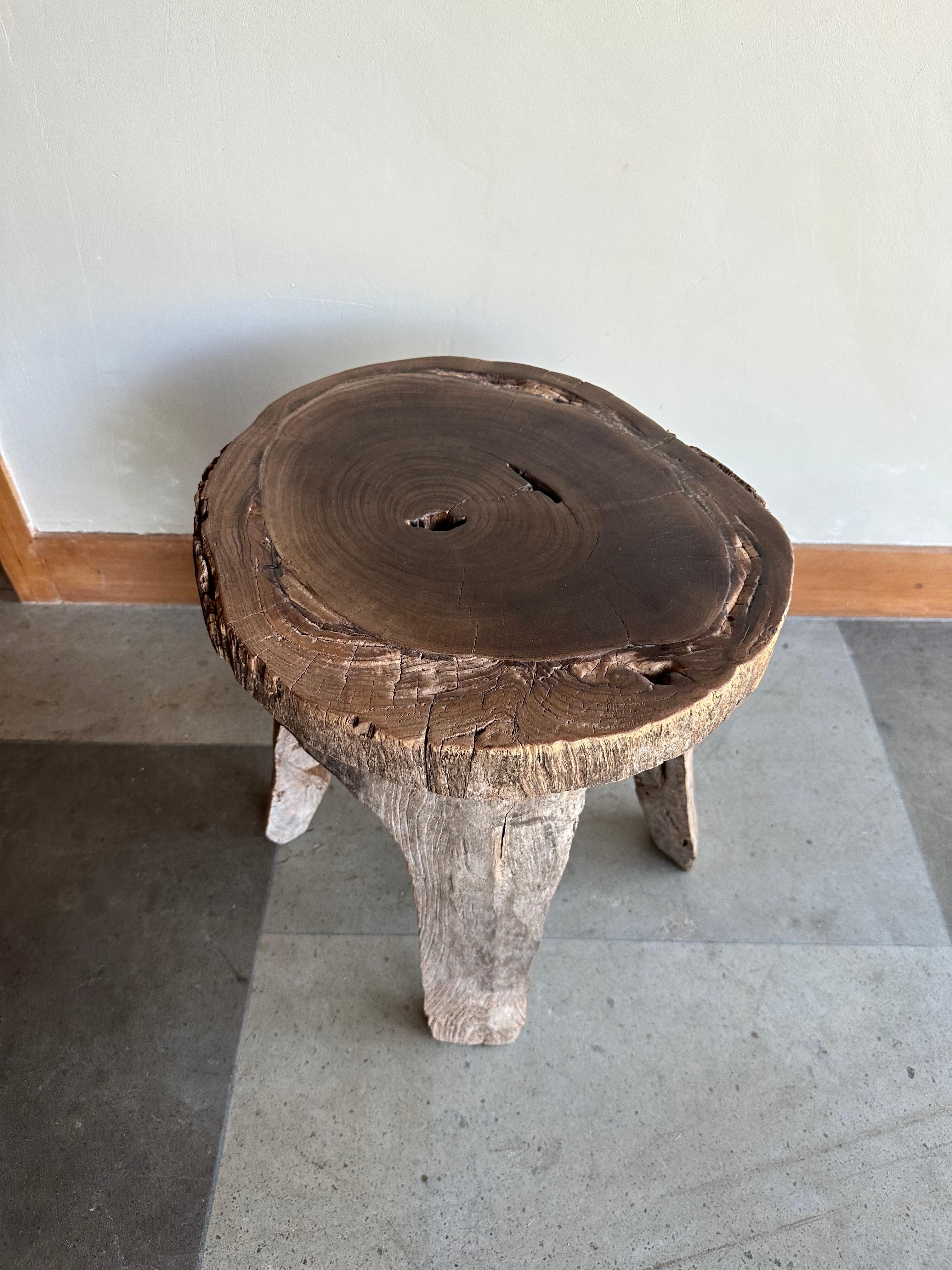 Antique Javanese Teak Wood Stool In Good Condition For Sale In Jimbaran, Bali