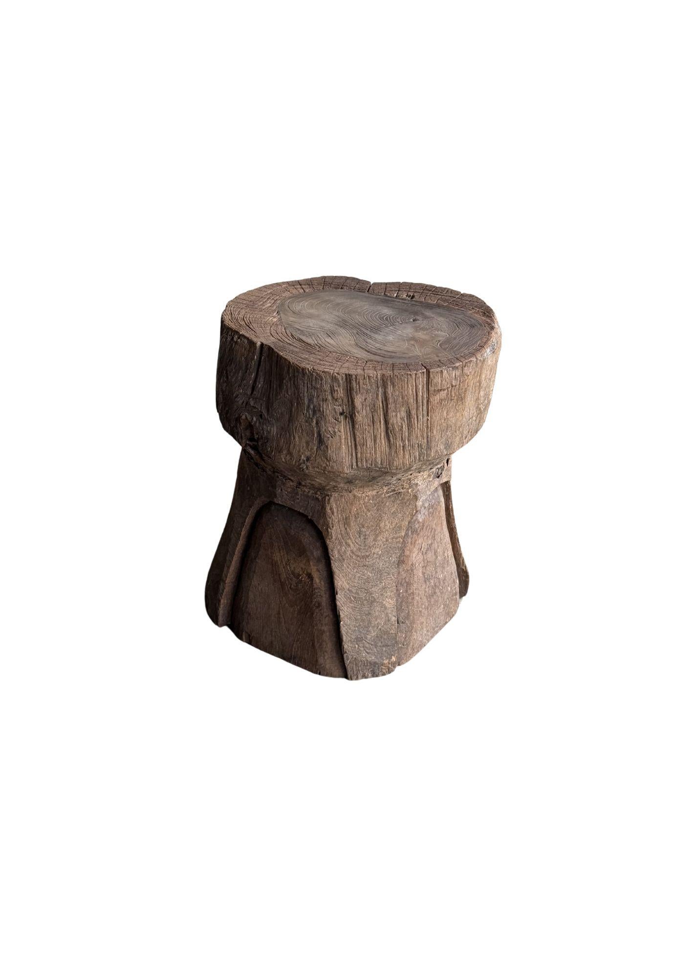 Antique Javanese Teak Wood Stool / Side Table with Wondeful Patina c. 1900 In Good Condition For Sale In Jimbaran, Bali