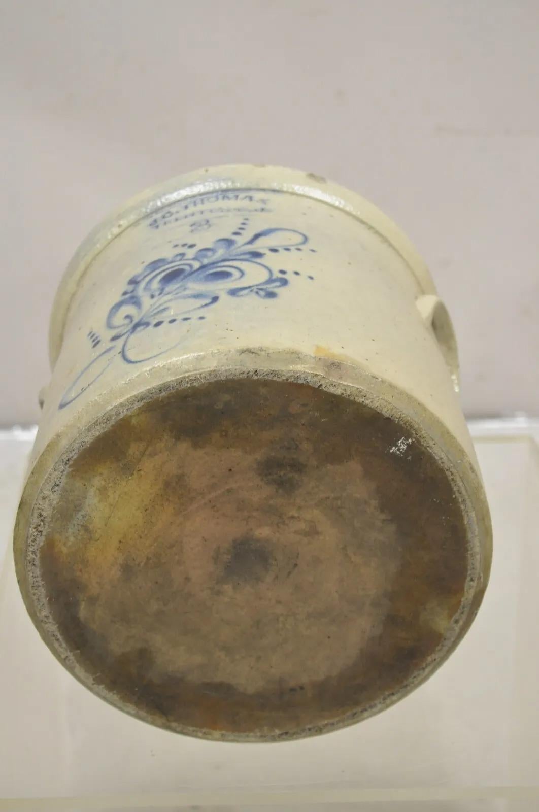 Antiquités J.C. Pot de rocaille Thomas Trenton NJ de 3 gallons avec fleur bleu cobalt en vente 3