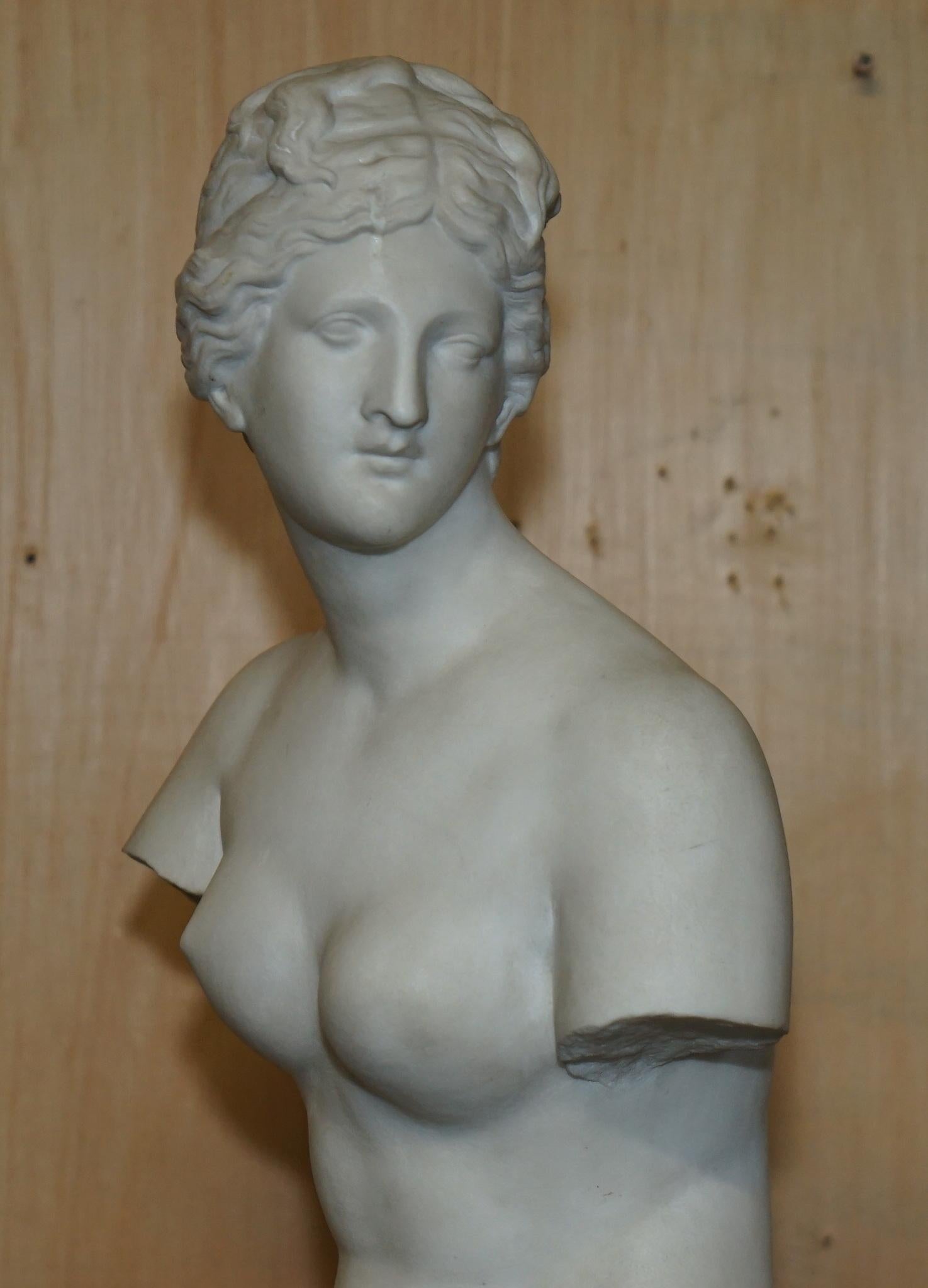 Italian ANTIQUE JEAN- ANTOINE HOUDON SiGNED LARGE VENUS DE MILO MARBLE STATUE ON PLINTH For Sale