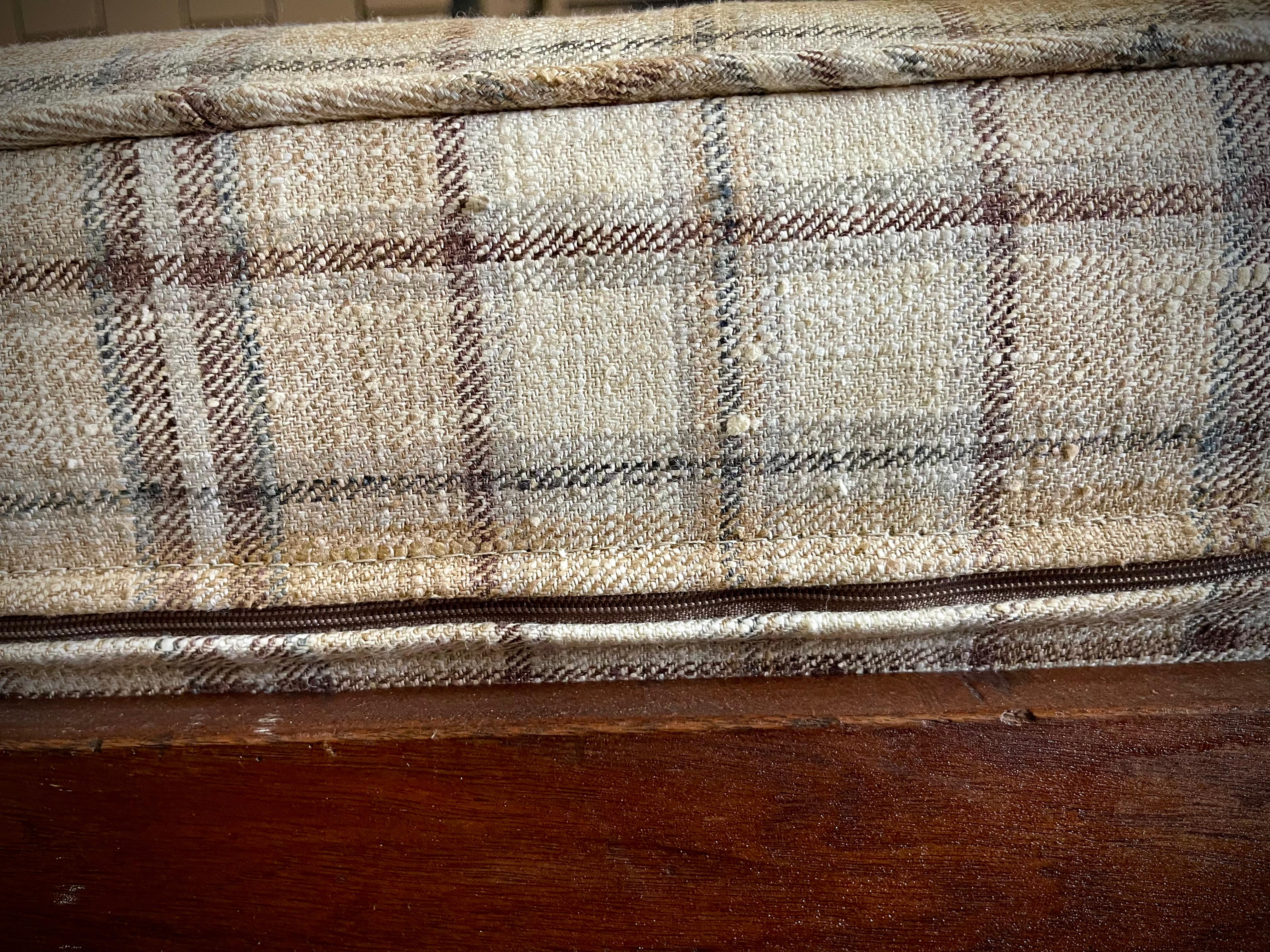 Antique Jenny Lind Spindle Daybed Bench with Neutral Plaid Upholstery For Sale 3