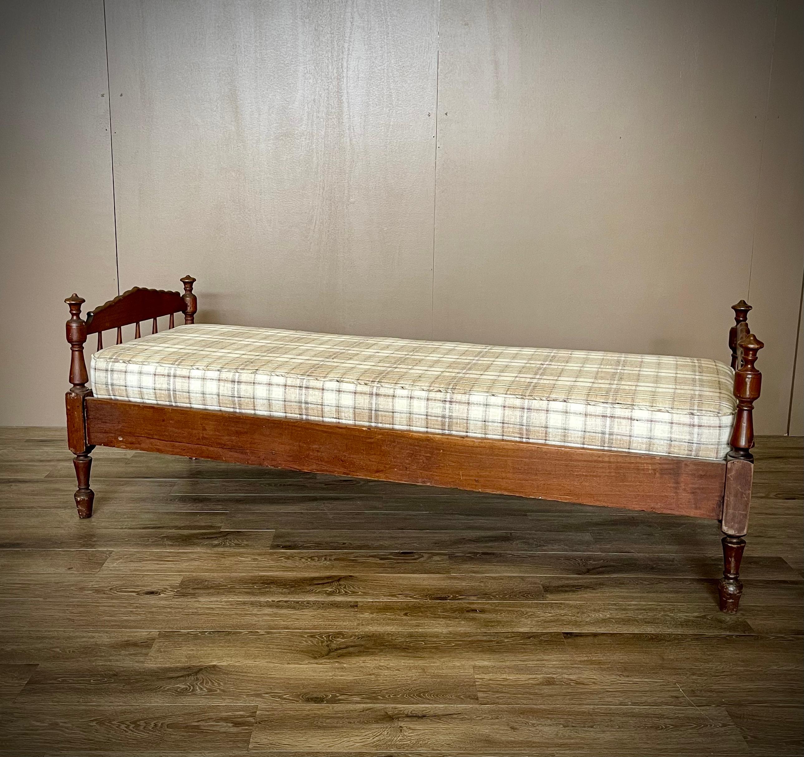Turned Antique Jenny Lind Spindle Daybed Bench with Neutral Plaid Upholstery For Sale