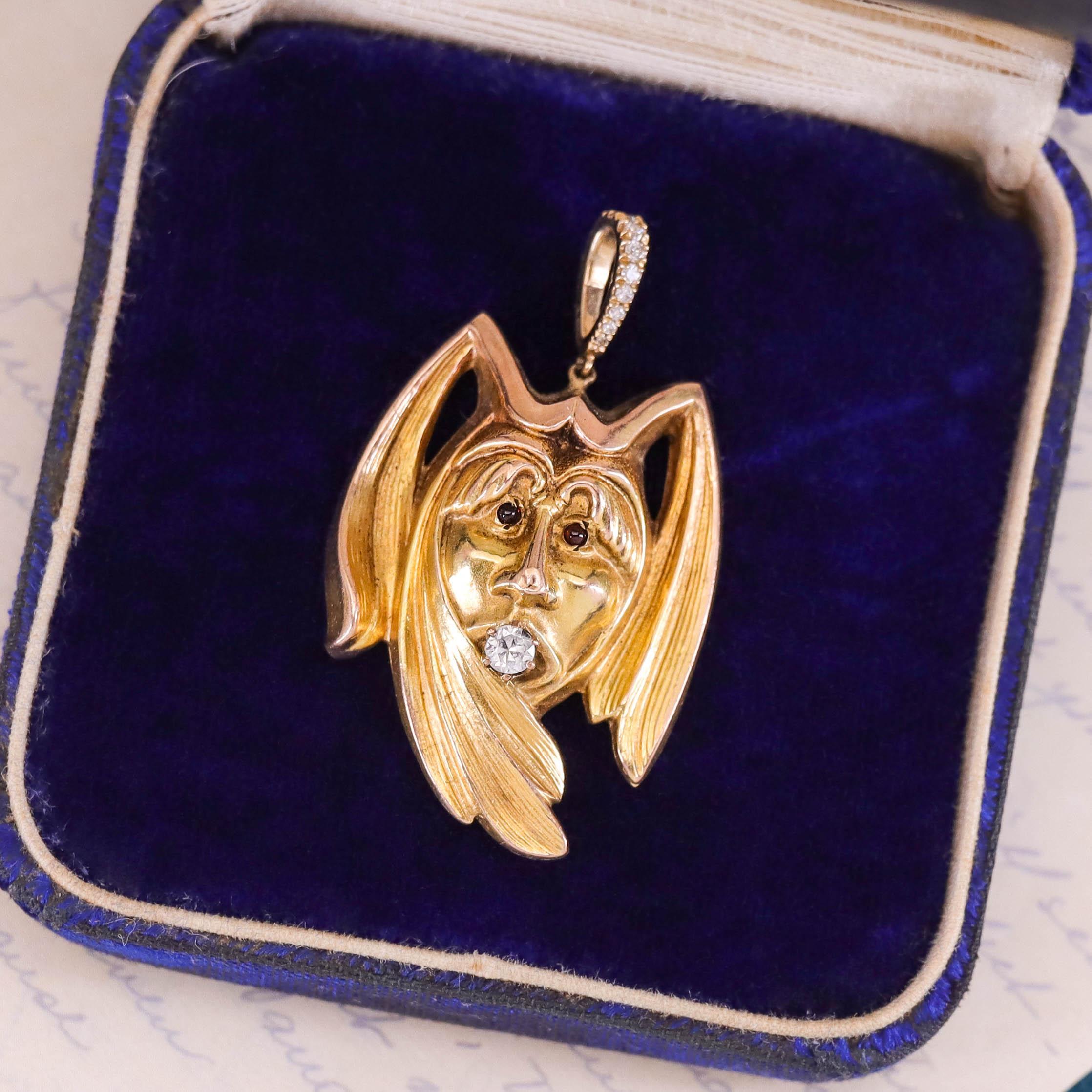 Ciondolo antico da giullare in oro 14k In condizioni buone in vendita a Lewisburg, PA