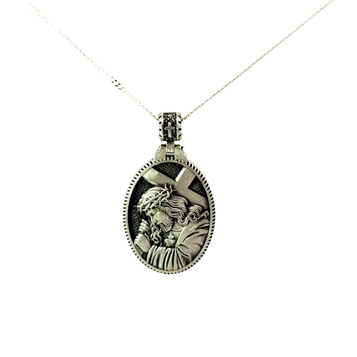 Victorian Antique Style Jesus Carrying Cross Medallion Pendant Made in 925 Sterling Silver For Sale