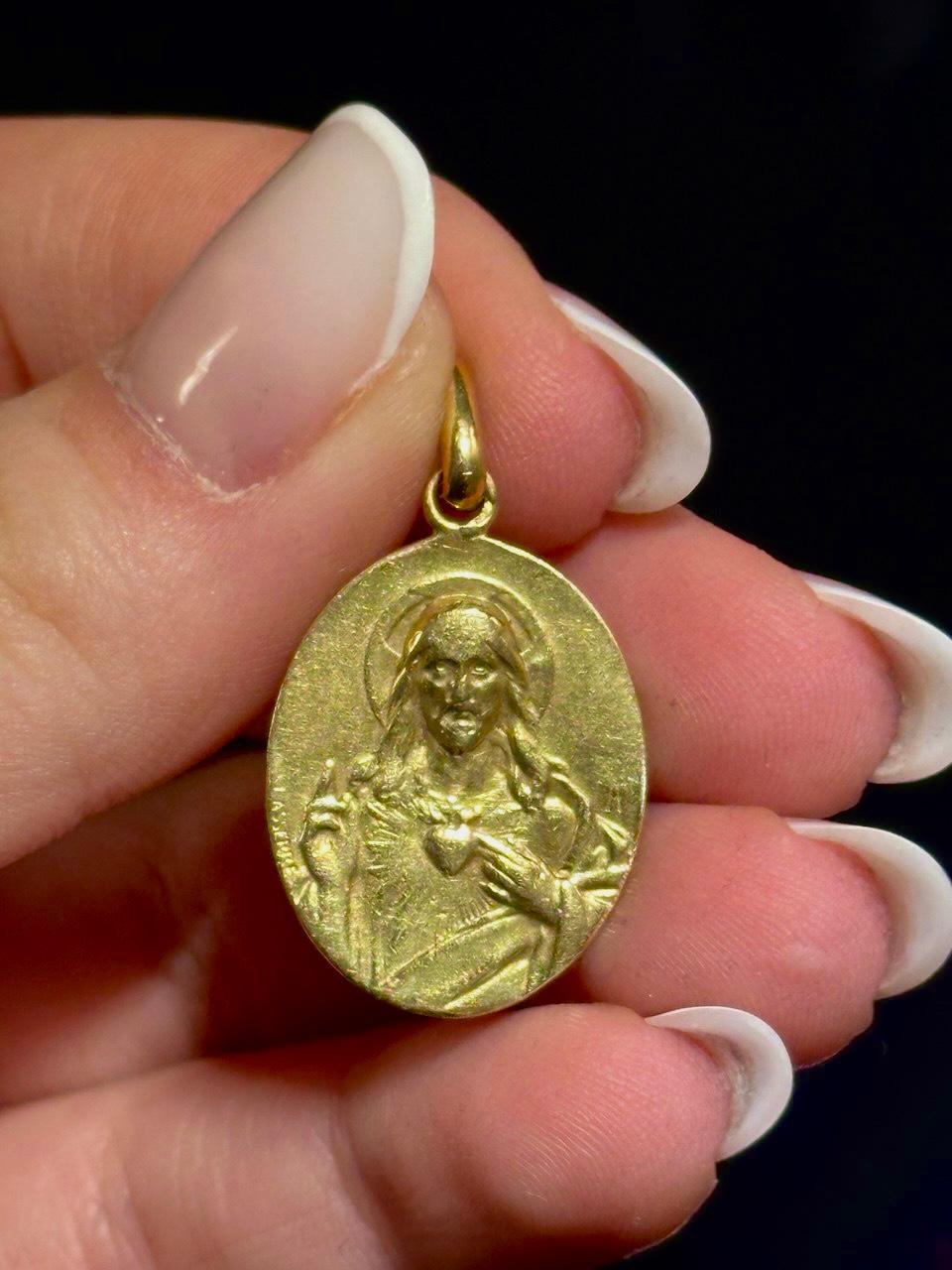 Antique Jesus Christ Virgin Mary Pendant 18 ct Yellow Gold Art Nouveau Lasserre 4