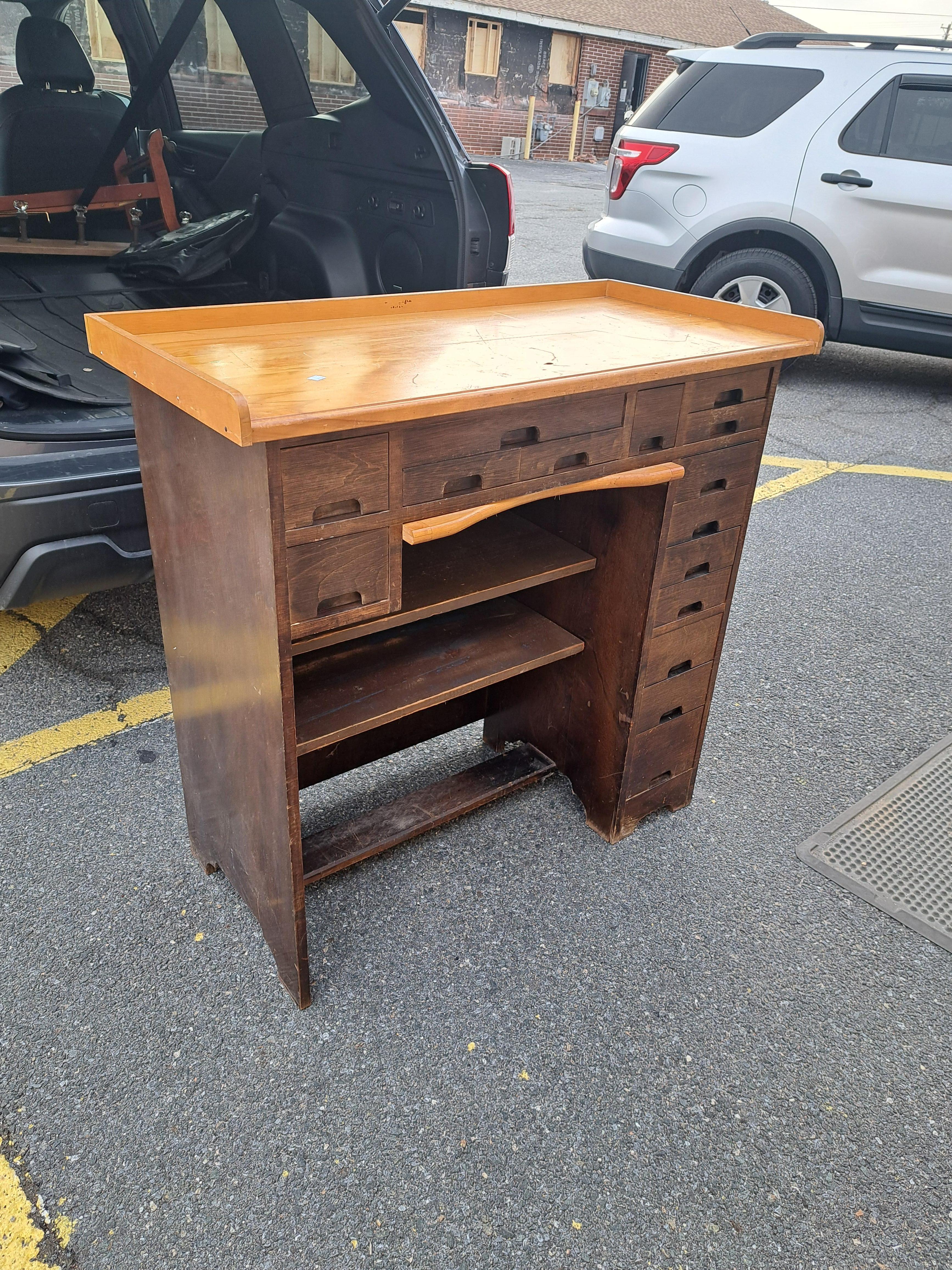 Victorien tardif Bureau de bijoutiers/horlogers anciens en vente
