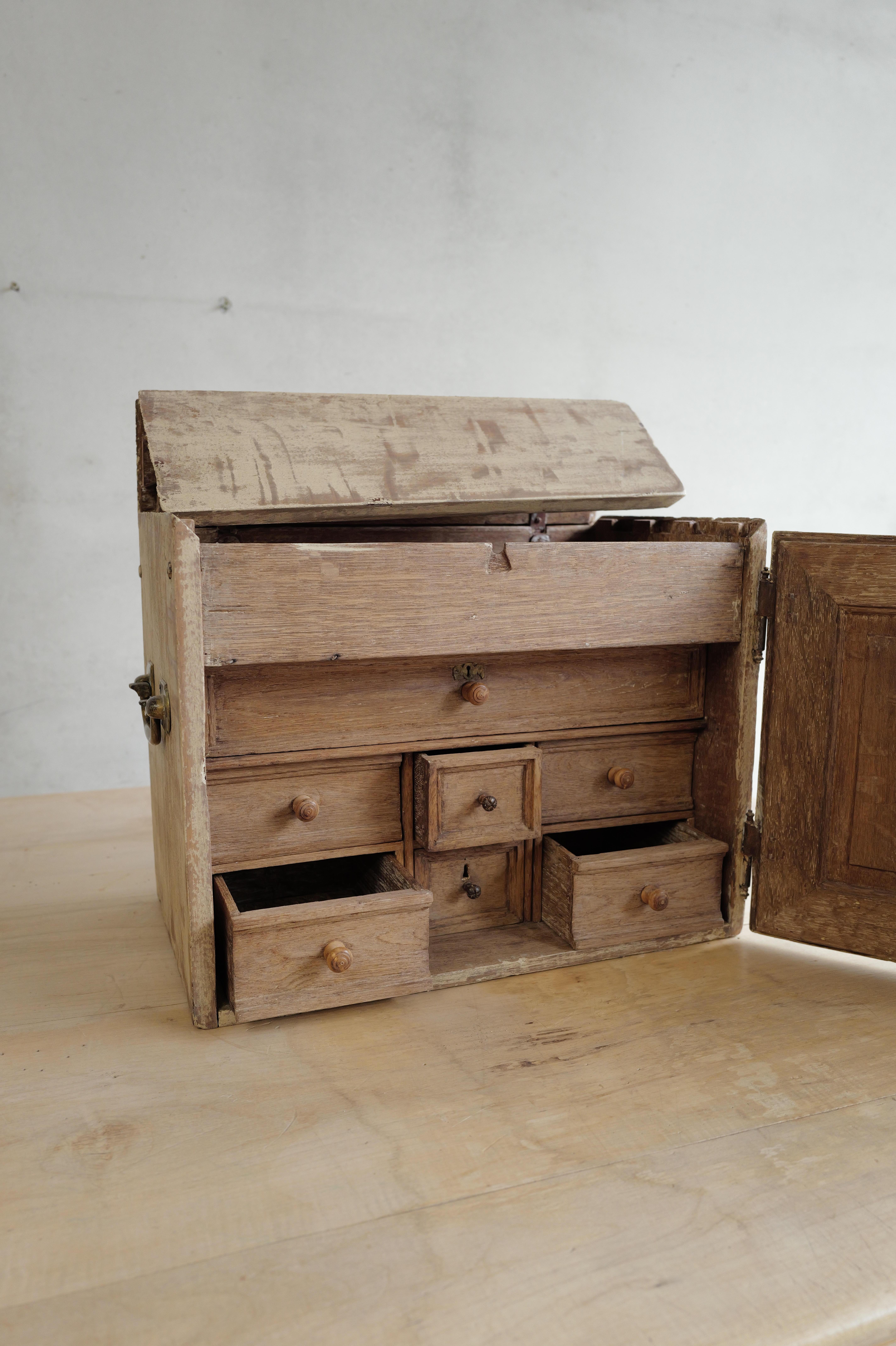 Antique jewelry box 19th Century For Sale 2