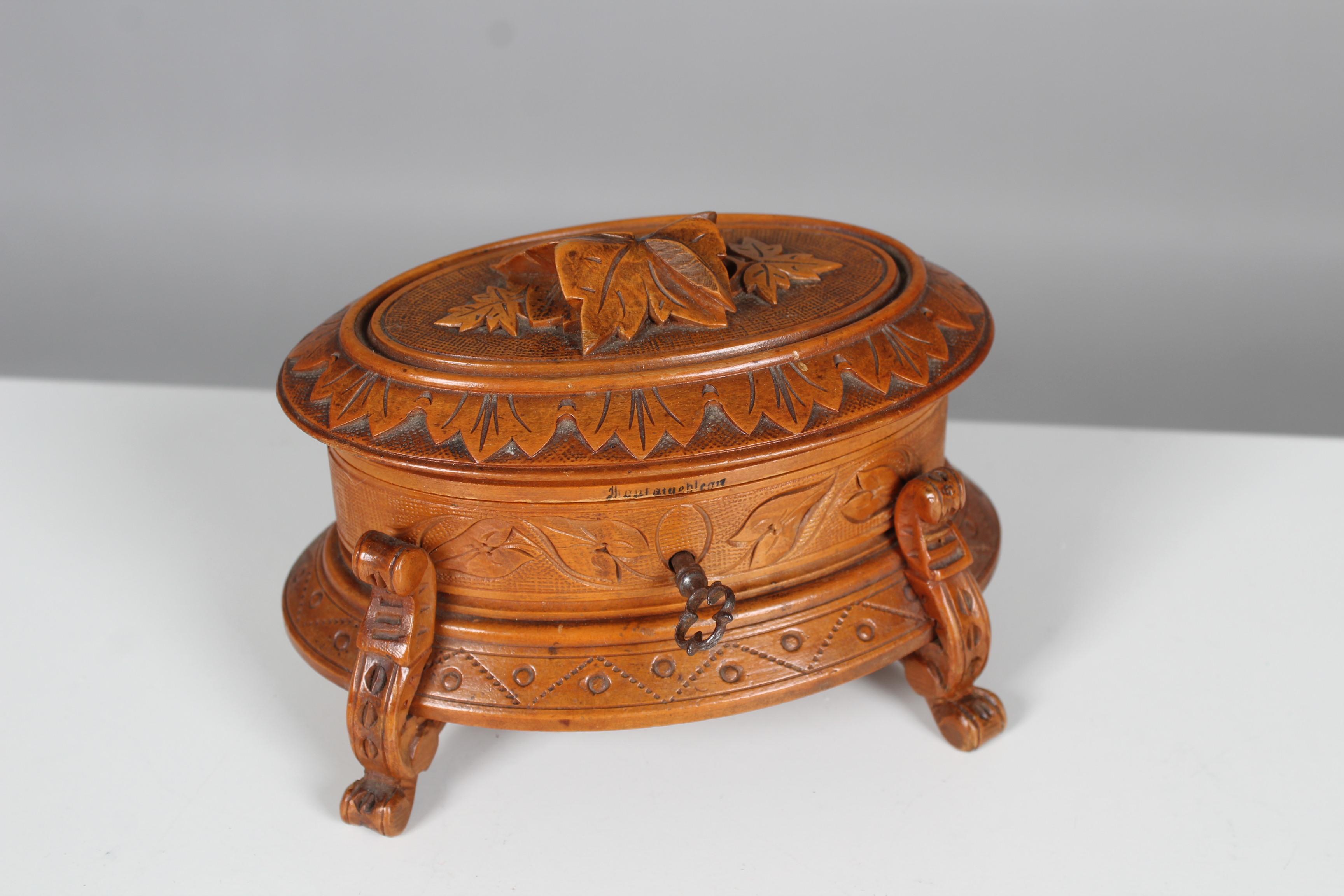 Antique Jewelry Box, Carved Wood, Fontainebleau, France, circa 1910 1