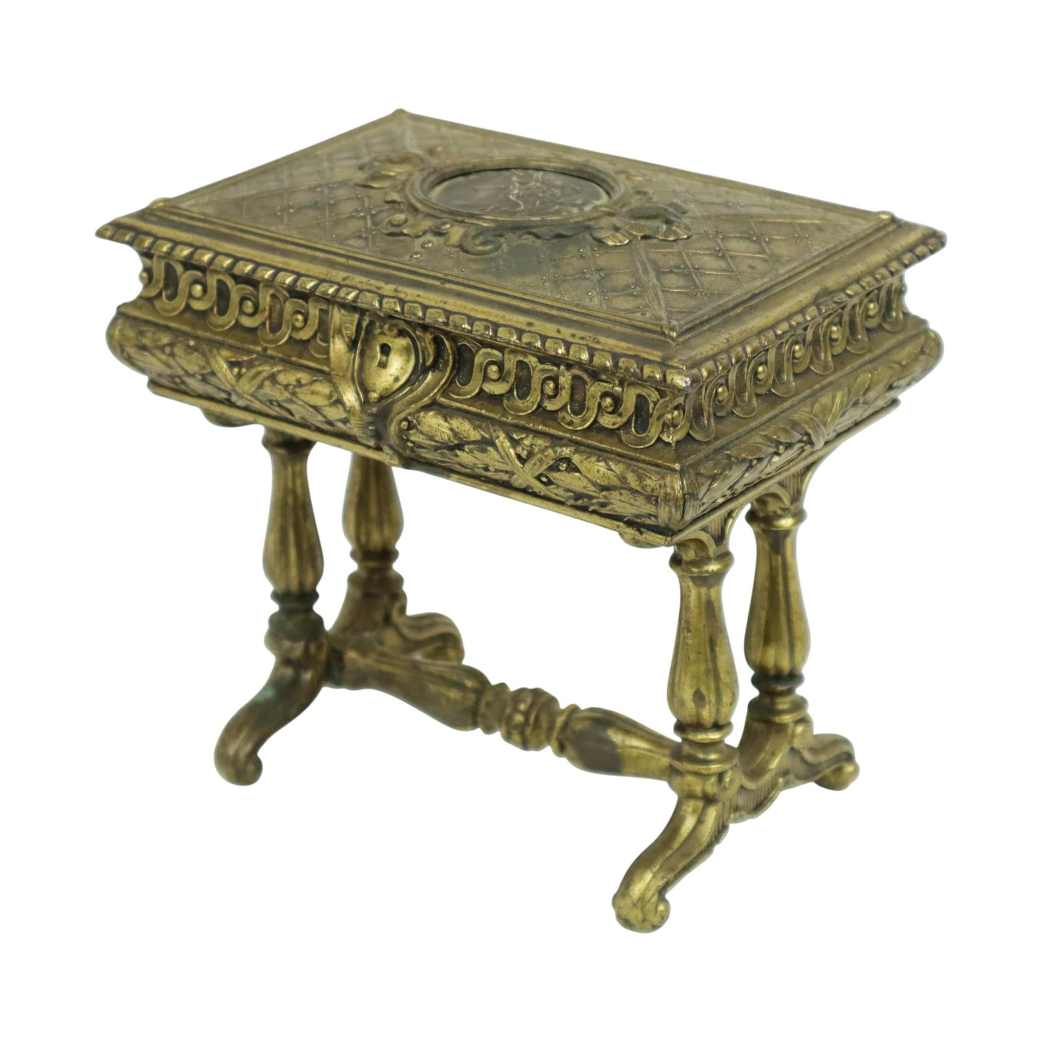 Antikes Schmuckkästchen Jewels Bronze Farbiges Metall Frankreich im Angebot 3