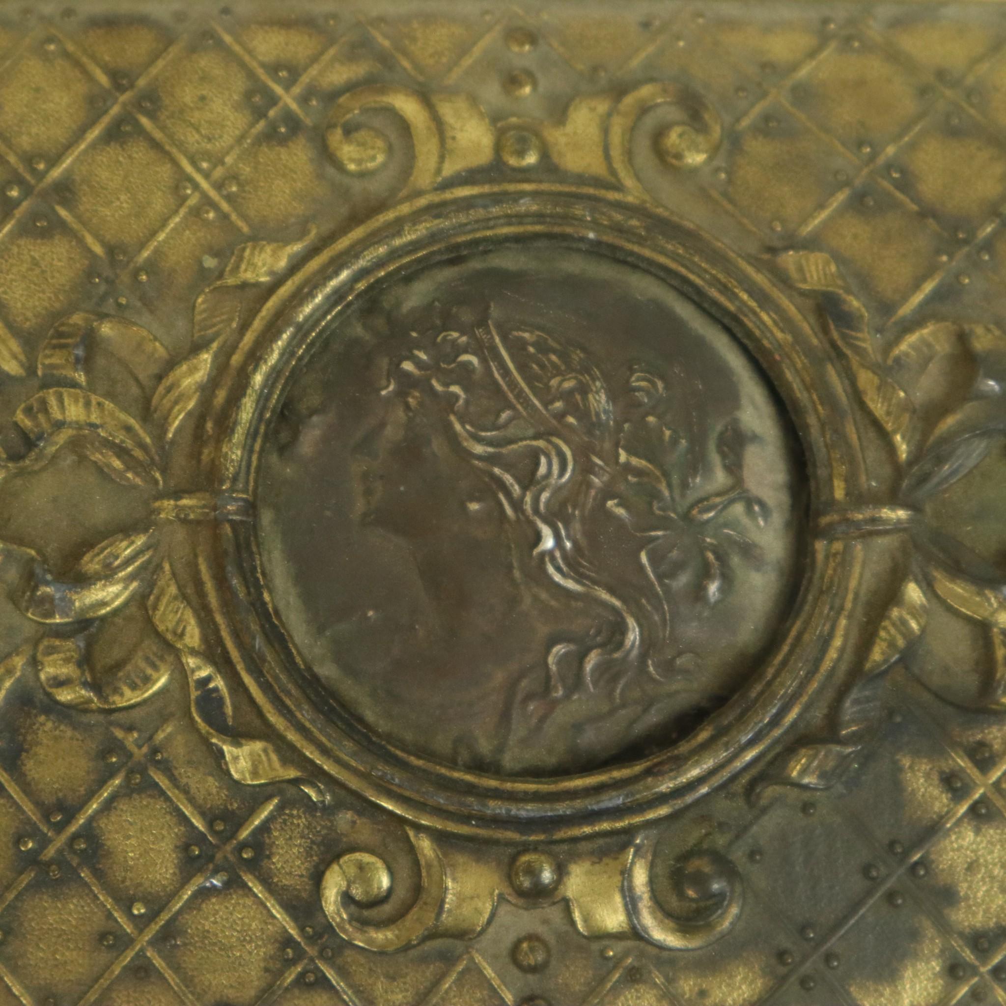 Antikes Schmuckkästchen Jewels Bronze Farbiges Metall Frankreich im Angebot 5