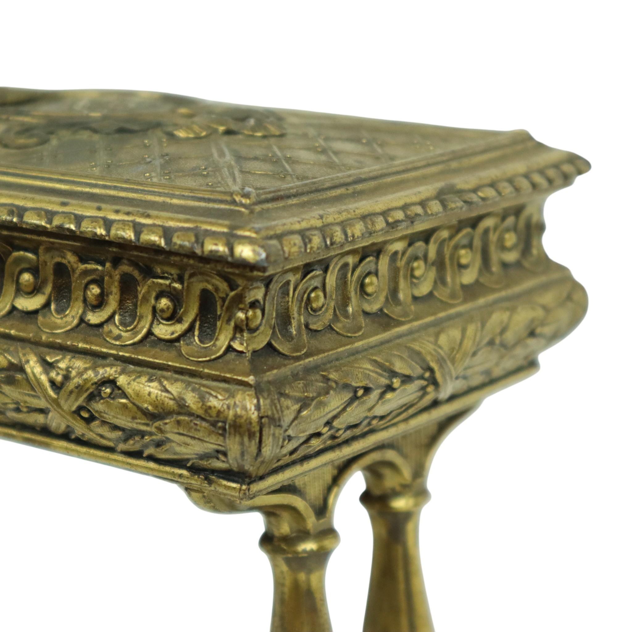 Antikes Schmuckkästchen Jewels Bronze Farbiges Metall Frankreich im Angebot 8