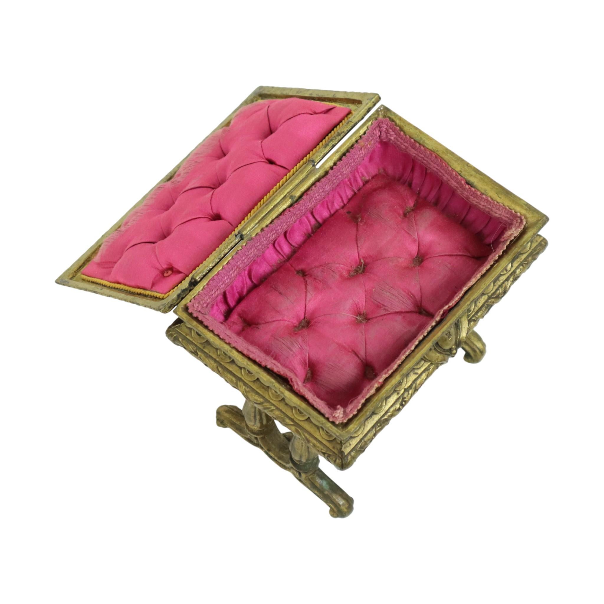 Antikes Schmuckkästchen Jewels Bronze Farbiges Metall Frankreich (Französisch) im Angebot