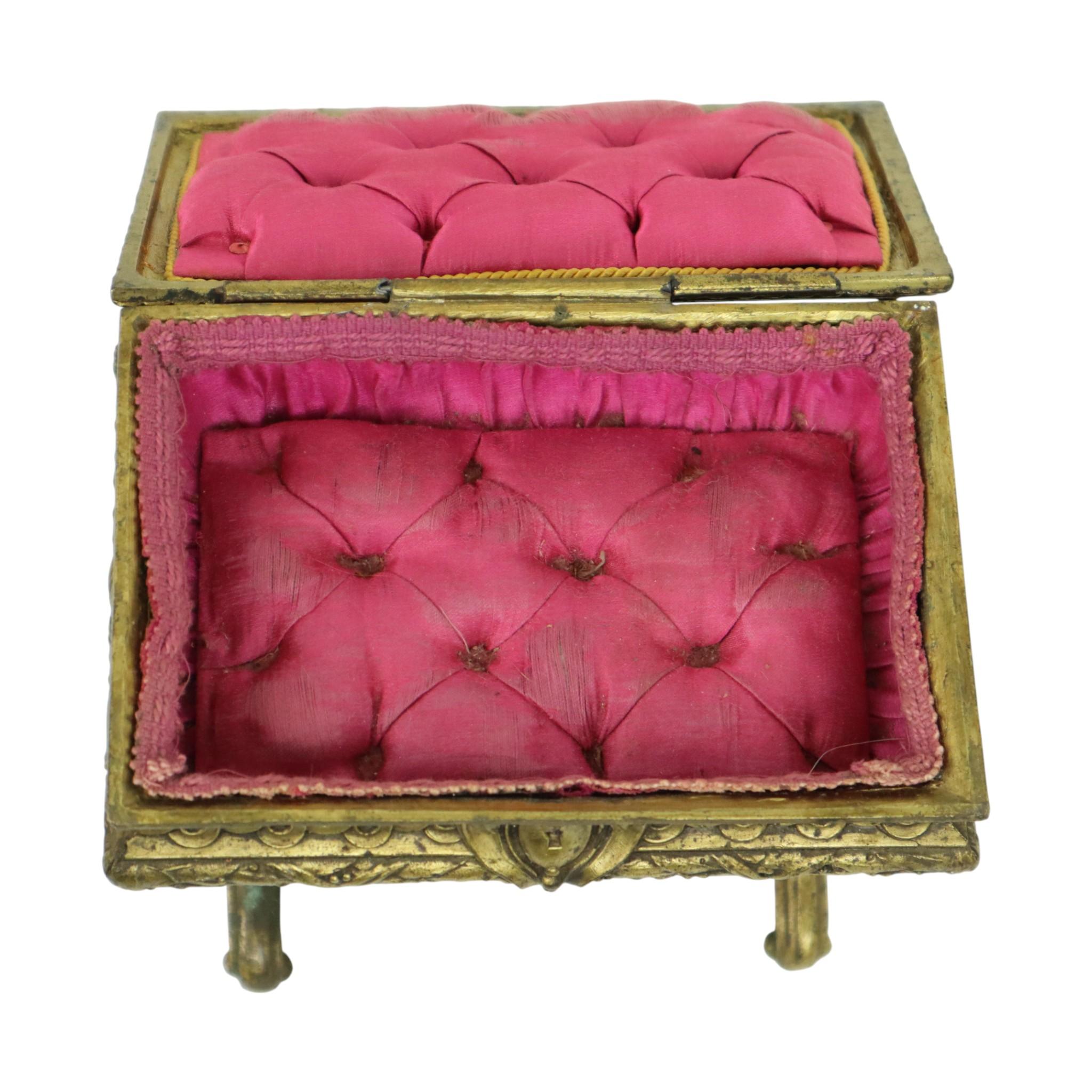 Antikes Schmuckkästchen Jewels Bronze Farbiges Metall Frankreich (Gegossen) im Angebot