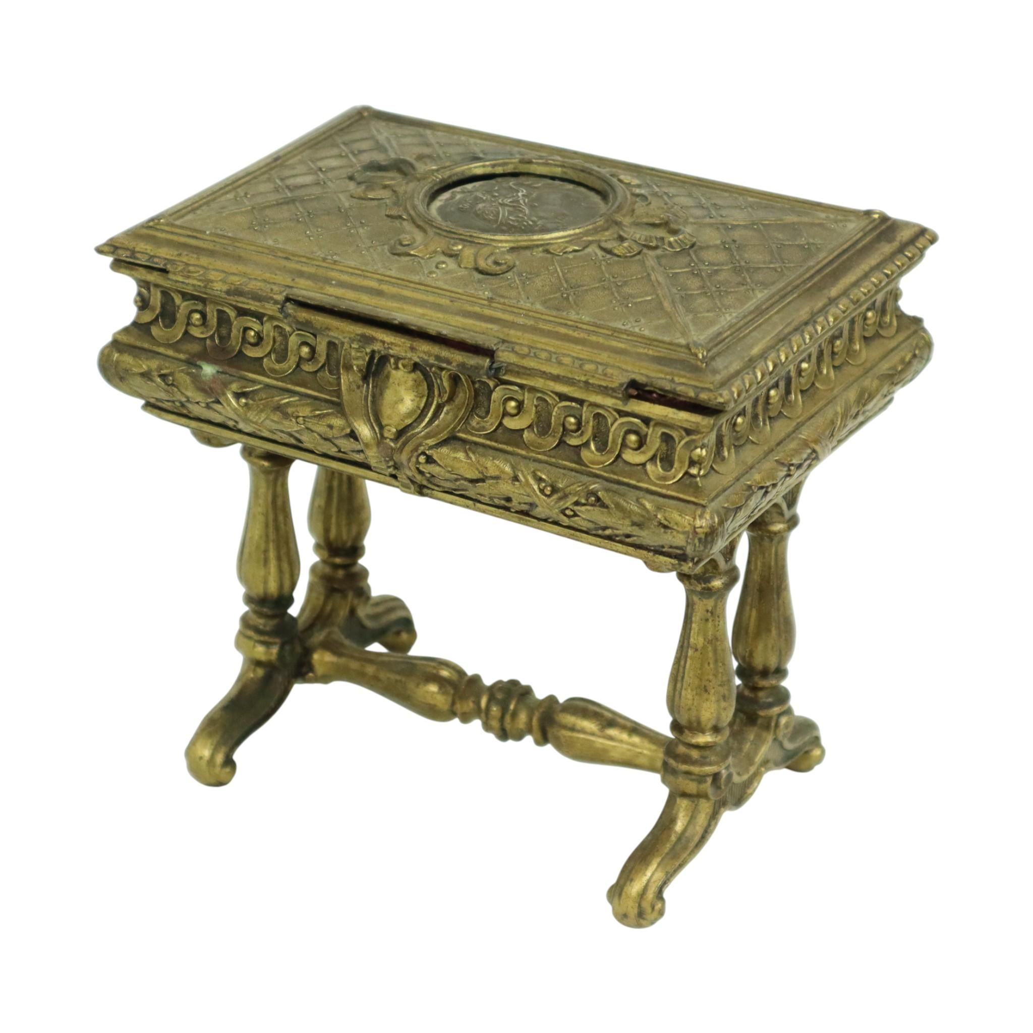 Antikes Schmuckkästchen Jewels Bronze Farbiges Metall Frankreich (Frühes 20. Jahrhundert) im Angebot