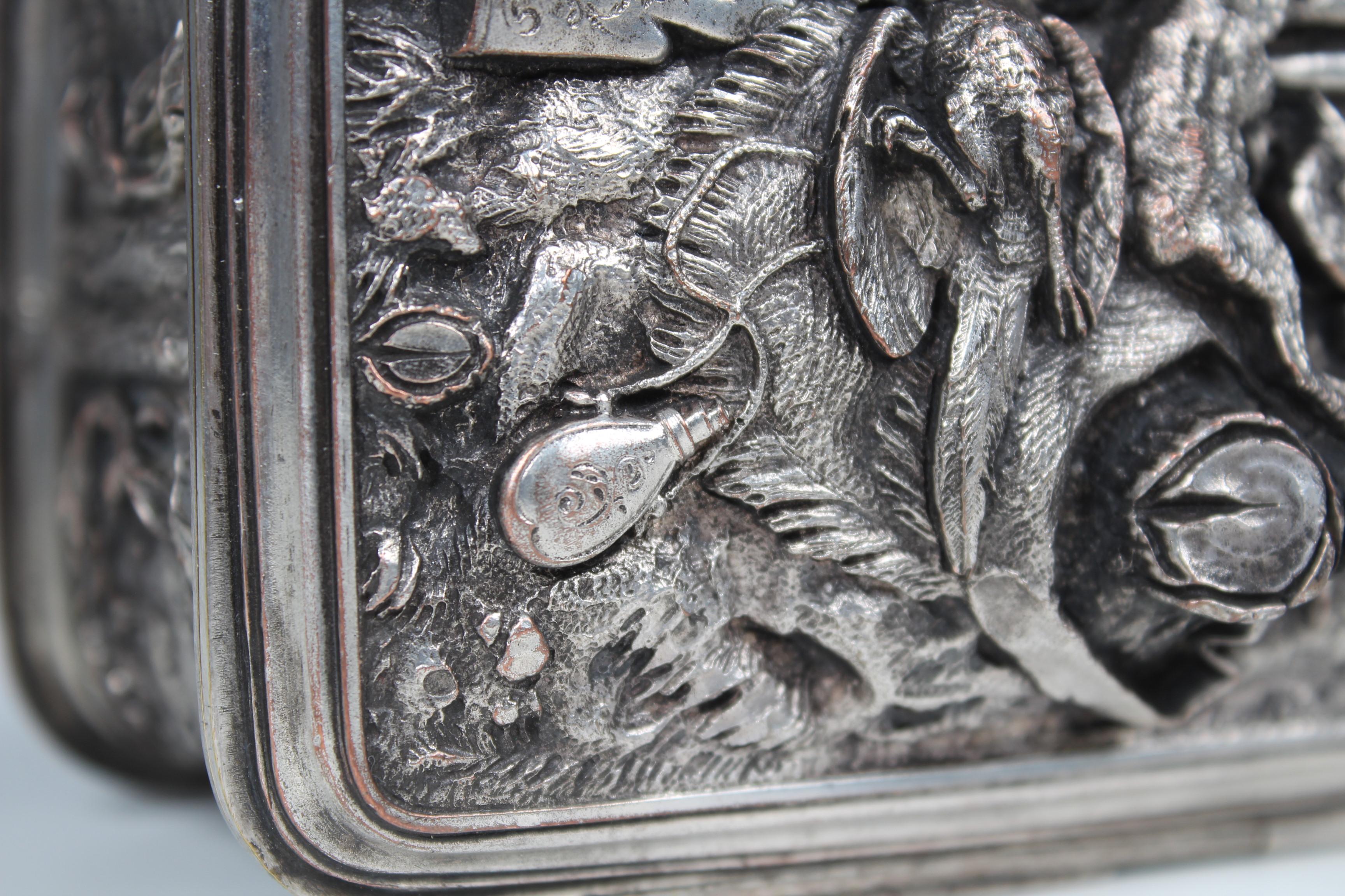 Boîte à bijoux ancienne « La chasse », années 1910, argentée, Art nouveau, artisanat du fer en vente 3