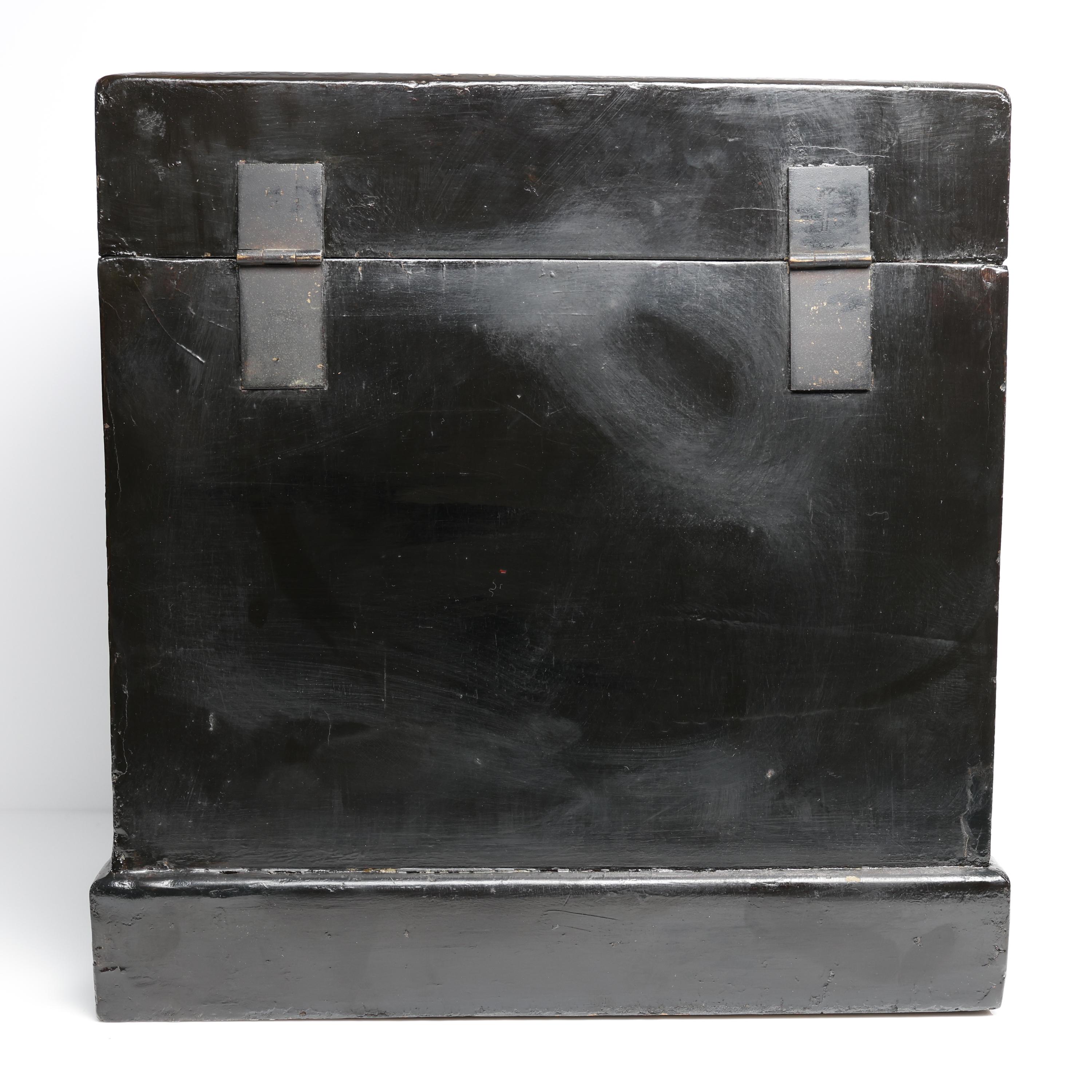 Ancienne commode japonaise laquée noire 4