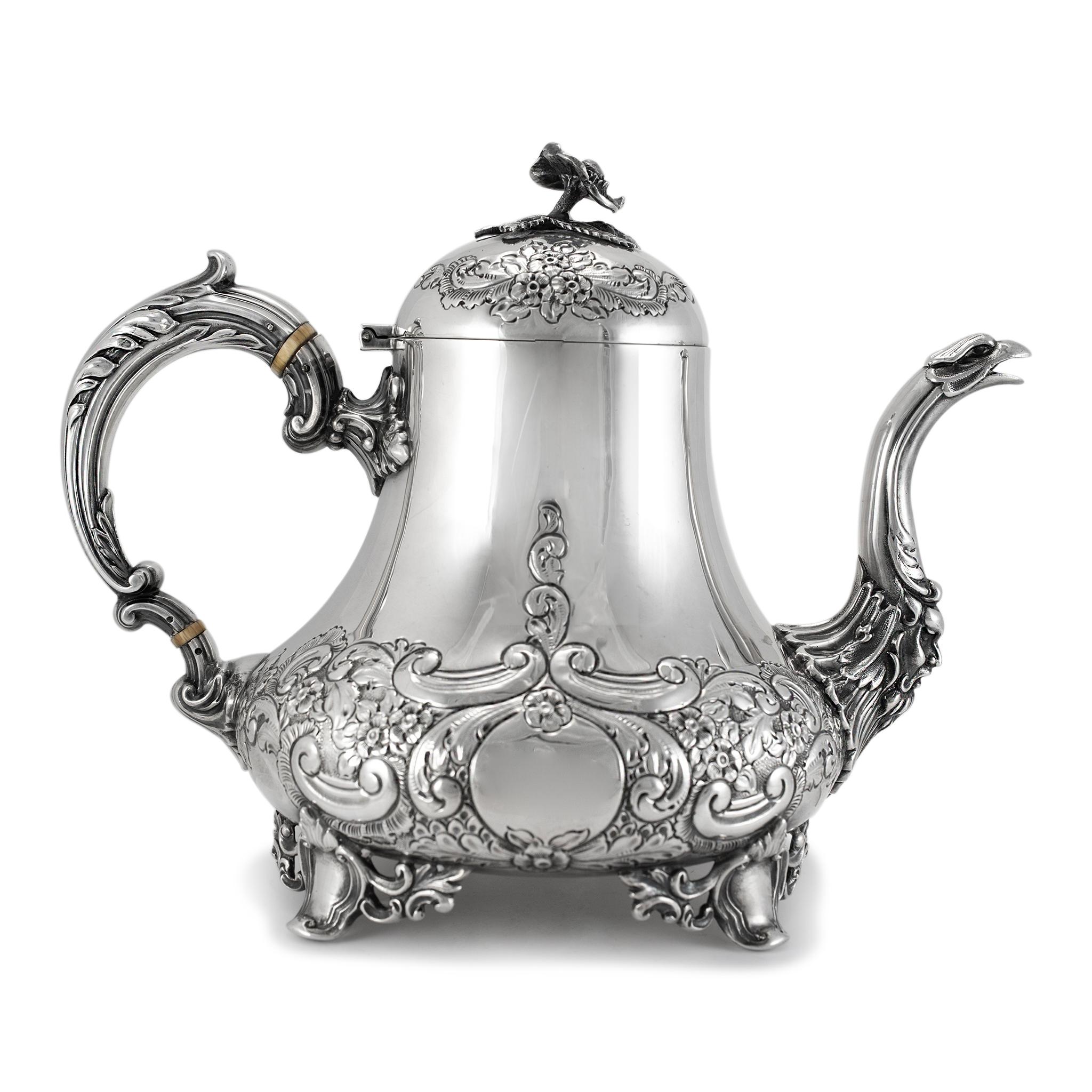  Brand: J.G Ltd

Gender: Unisex

Metal Type: 925 Sterling Silver

Height: 8.00 inches

Diameter: 7.50 inches

Width: 10.50 inches

Weight: 1128.83 grams

Silver antique, tea pot. The metal was tested and determined to be 925 (STERLING) silver.