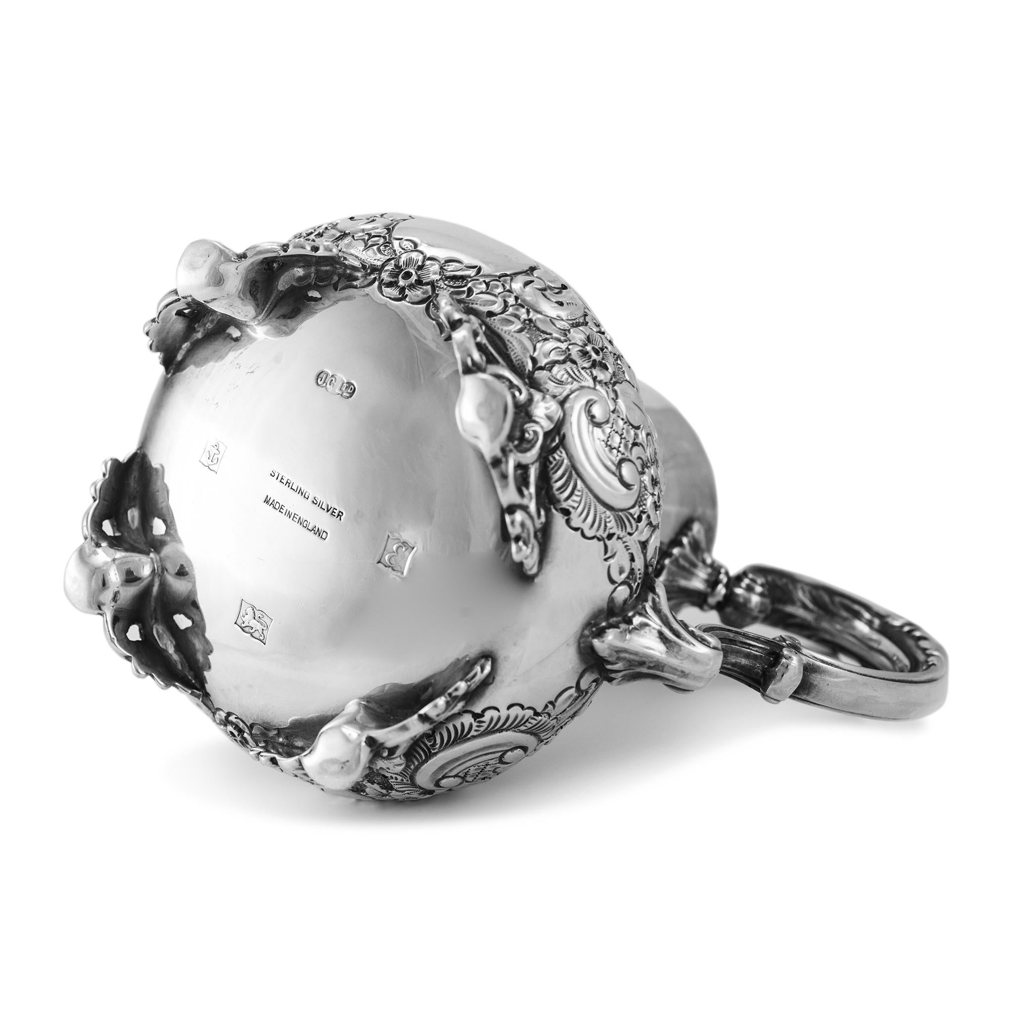 Antico vaso per brocca di crema in argento 925 pesante di J. G. Ltd., realizzato a mano in vendita 1