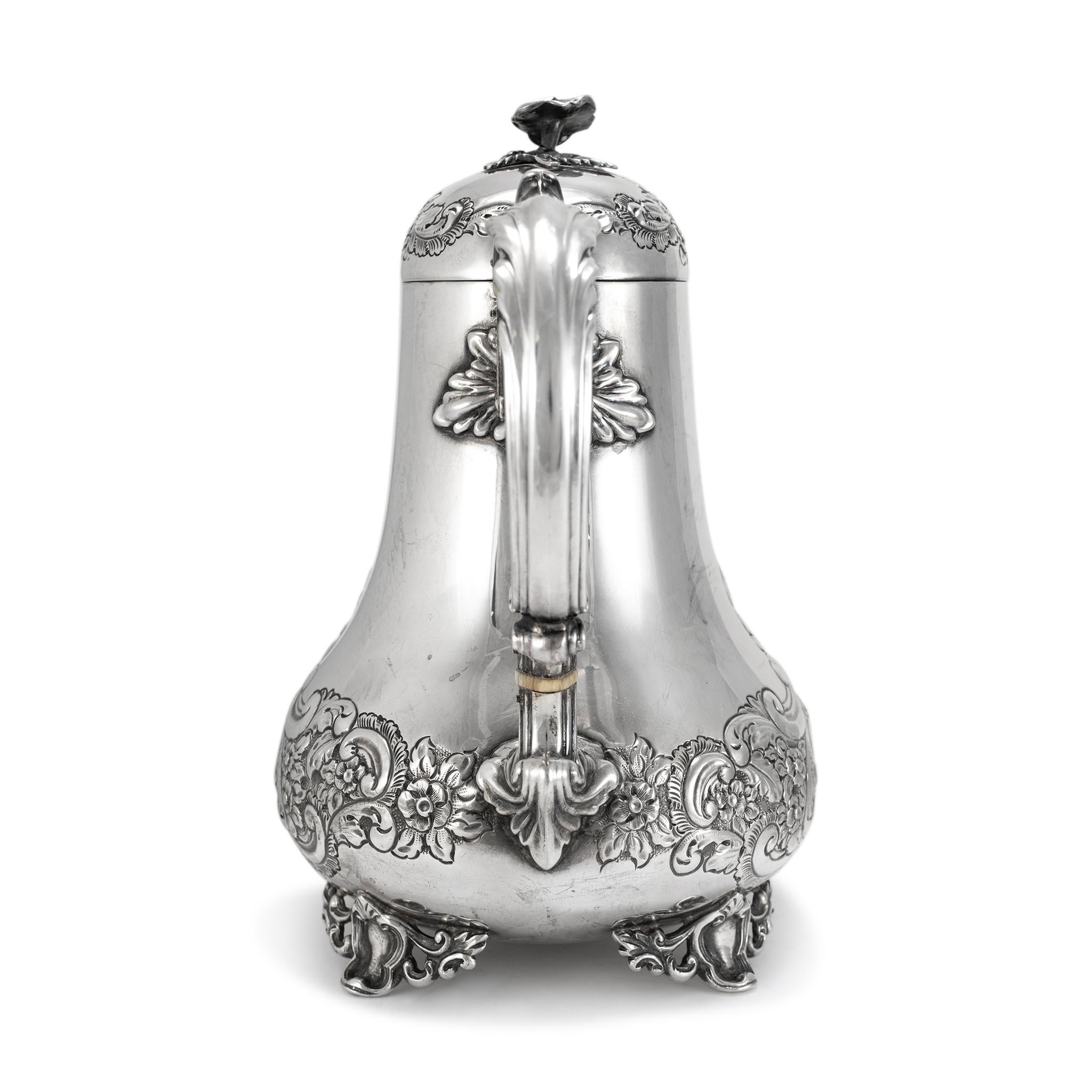 Brand: J.G Ltd 

Gender: Unisex

Metal Type: 925 Sterling Silver

Height: 9.00 inches

Diameter: 6.00 inches

Width: 10.00 inches

Weight: 1073.54 grams

Silver antique, tea pot. The metal was tested and determined to be 925 (STERLING) silver.