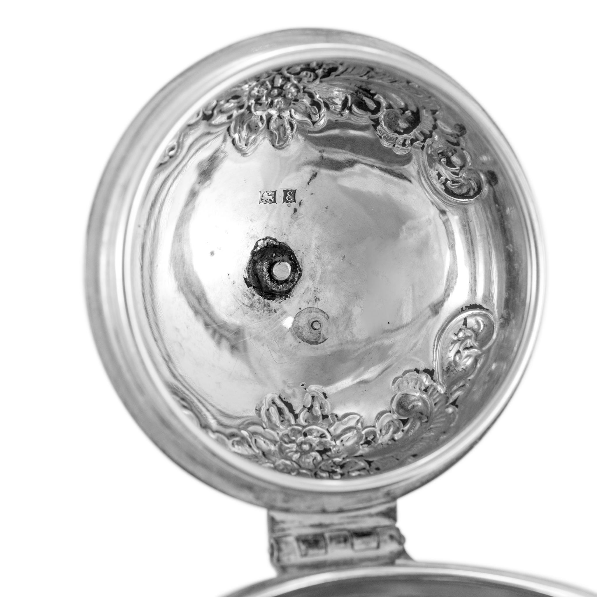 Women's or Men's Antique J.G Ltd Heavy 925 Sterling Silver Tea Hand Chase Tea Pot For Sale