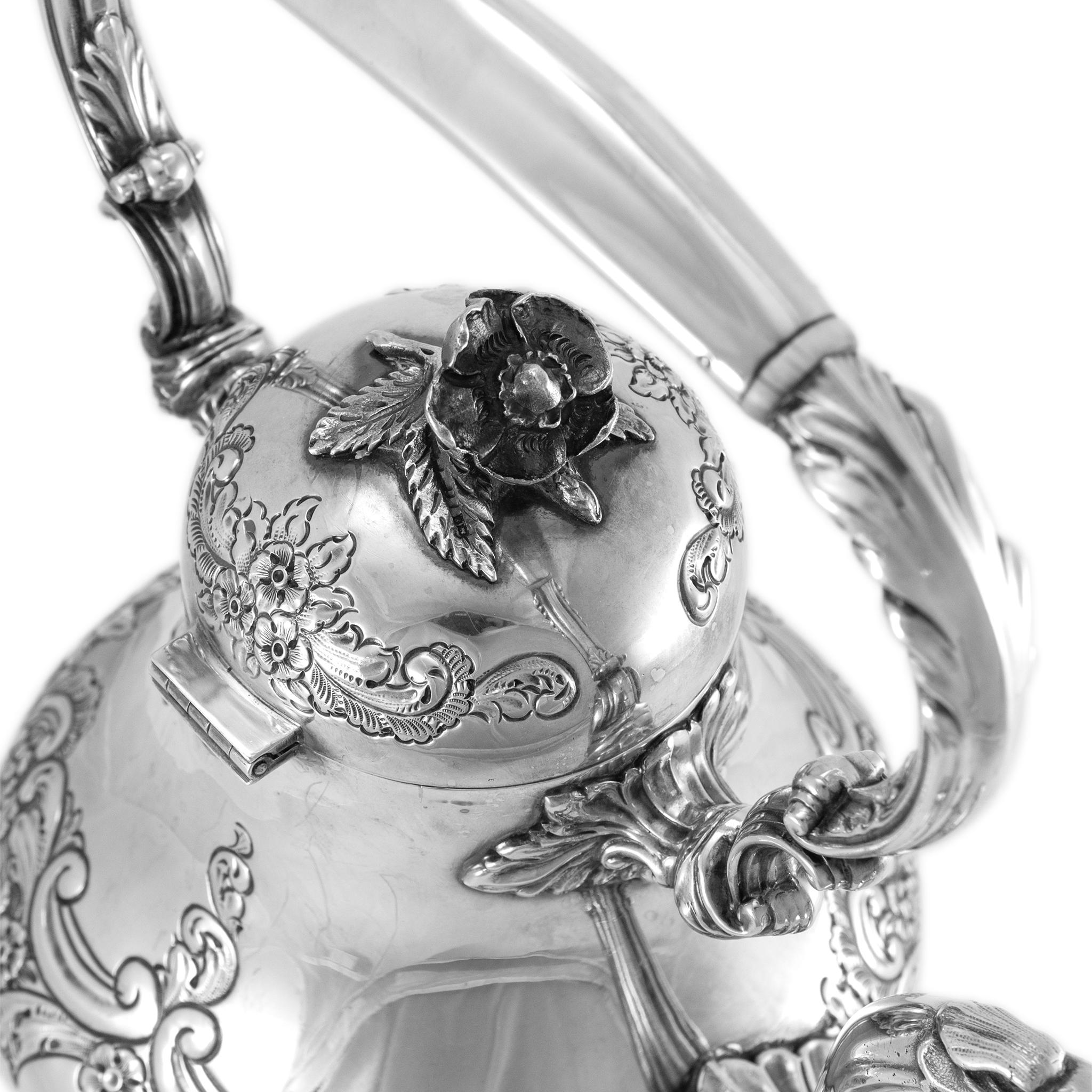 Antique J.G Ltd Heavy 925 Sterling Silver Tea Hand Chase Tea Pot For Sale 2