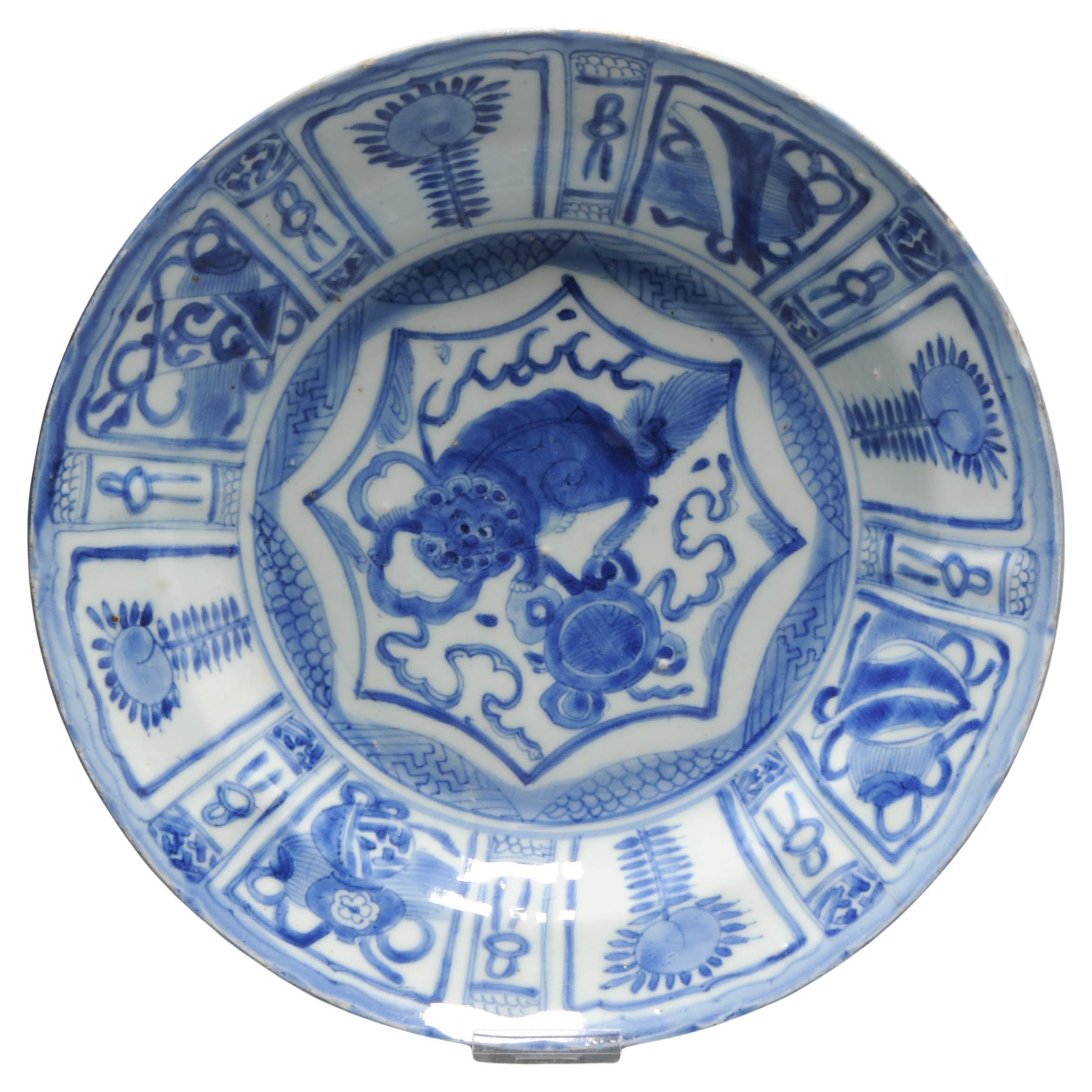 Antique Plat à Kraak en porcelaine chinoise de la période Jingdezhen Wanli 