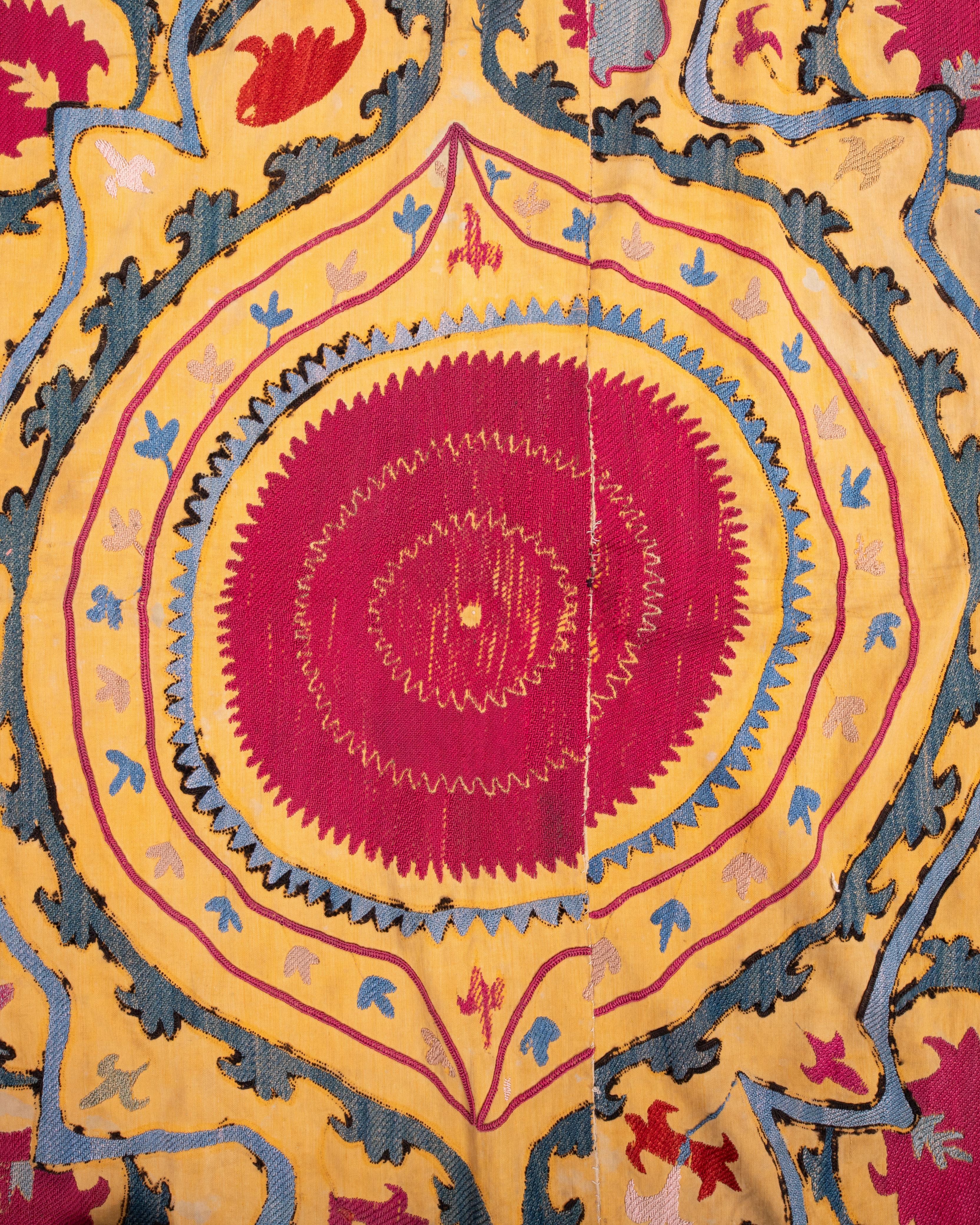 Suzani jizzakh antiguo, Uzbekistán, finales del siglo XIX. en Bastante bueno estado para la venta en Istanbul, TR