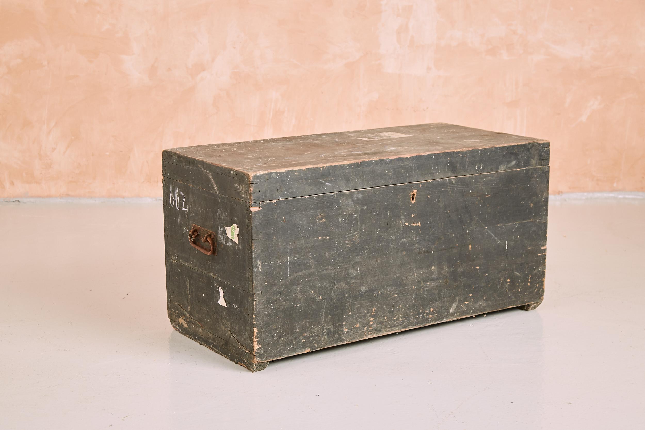 This is an antique joiner's chest. An English, pine craftsman's trunk, dating to the early Victorian period, circa 1850.

A stout chest with Victorian appeal - ideal for use as coffee table and displays a desirable aged patina