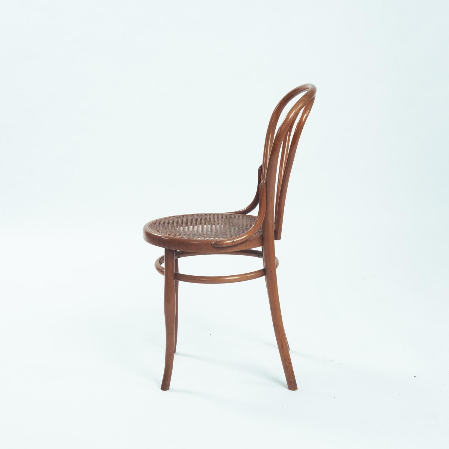 Milieu du XIXe siècle Chaises de bistro Josef Hoffmann Michael Thonet n° 14 118 sangles, années 1880, 8 pièces en vente