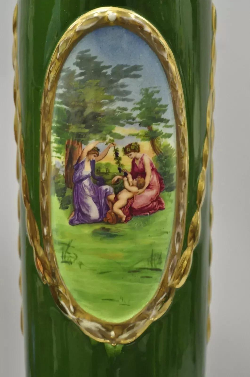 Vittoriano Antico vaso in porcellana francese Greene & Greene, Austria, Josef Strnact JS, alto 20