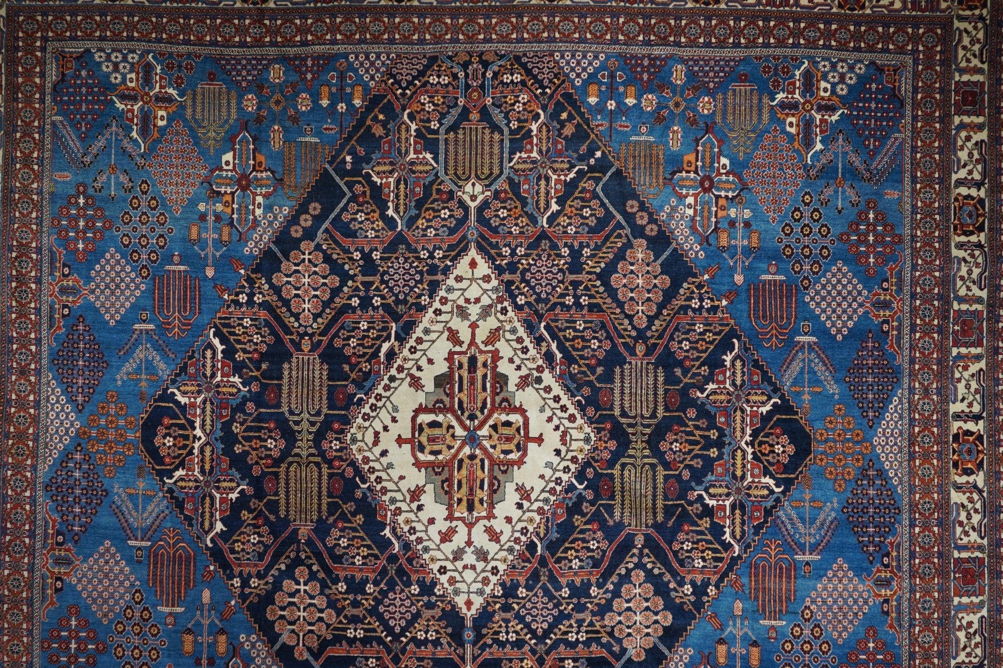 Annodato a mano Tappeto antico Joshaghan (uno della coppia) 15'2'' x 15'8'' in vendita