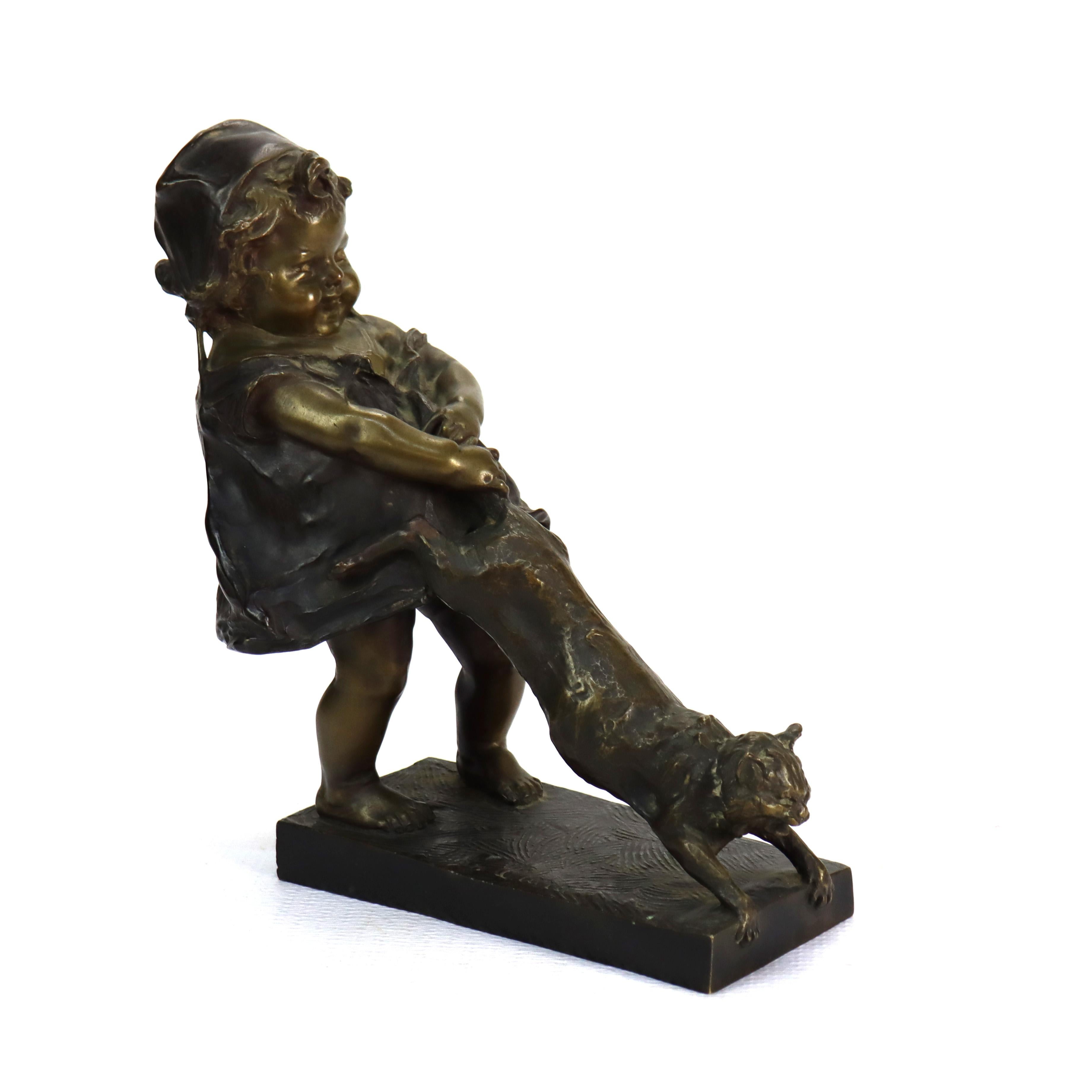 Antique Juan Clara 1st Edition Bronze Figure “Toddler With Cat” Signed c1900 in vendita 1