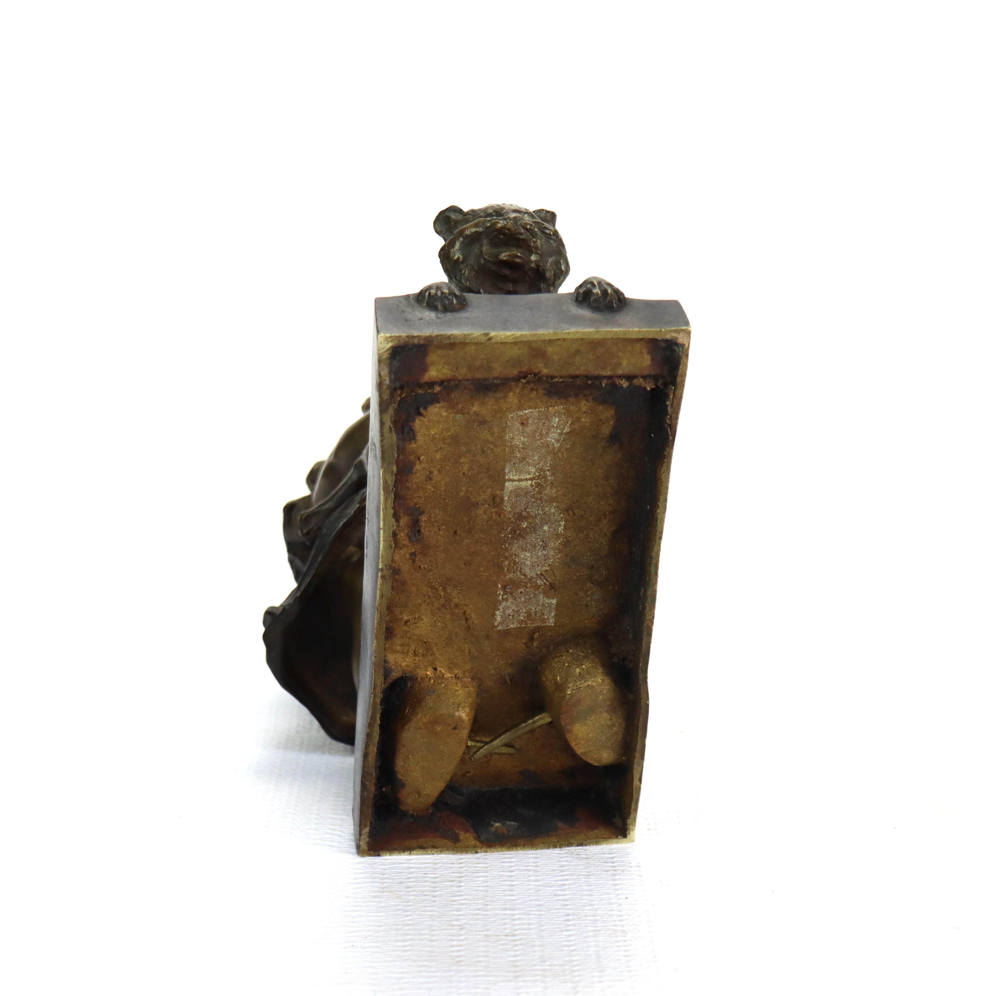 Antique Juan Clara 1st Edition Bronze Figure “Toddler With Cat” Signed c1900 in vendita 3