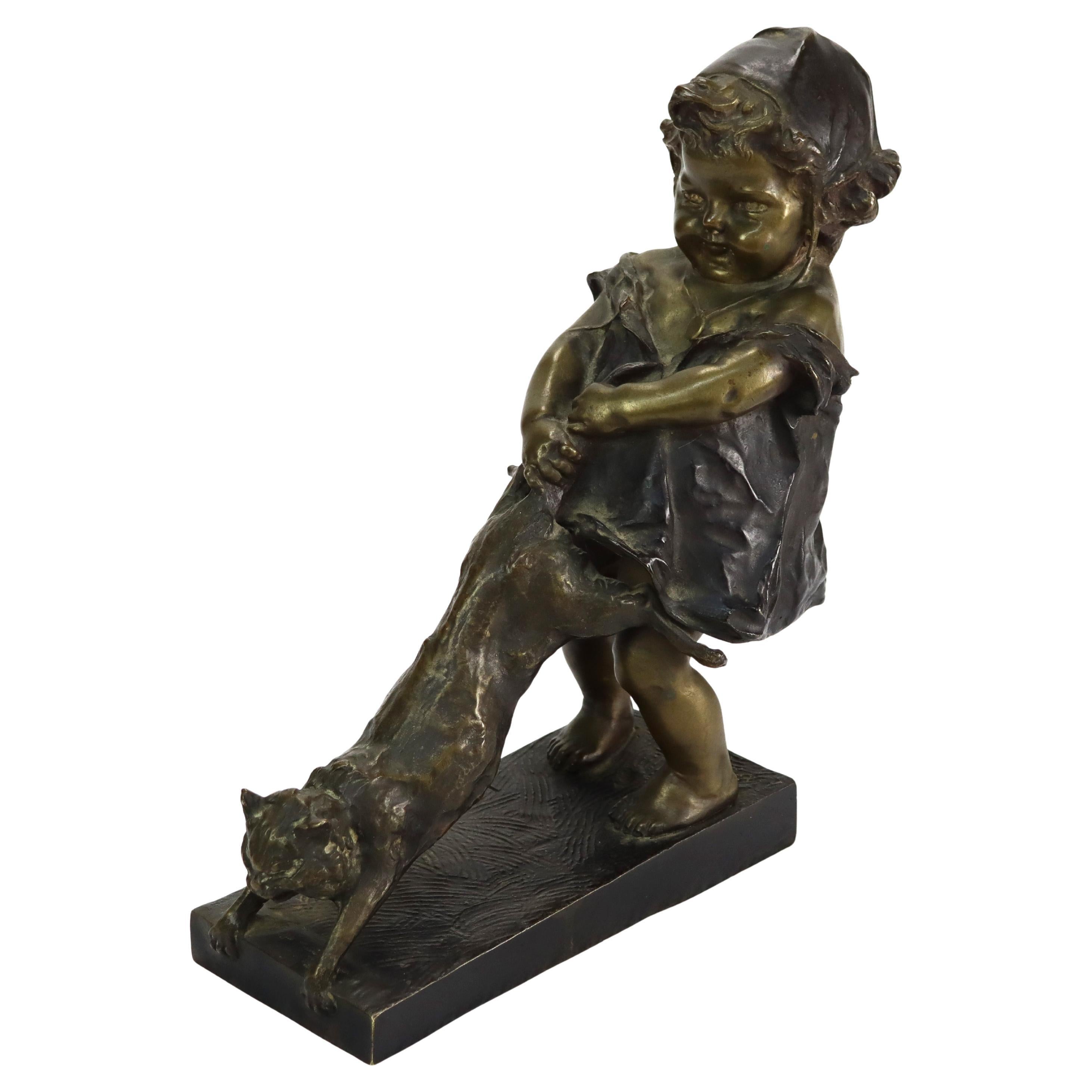 Antique Juan Clara 1st Edition Bronze Figure “Toddler With Cat” Signed c1900 in vendita